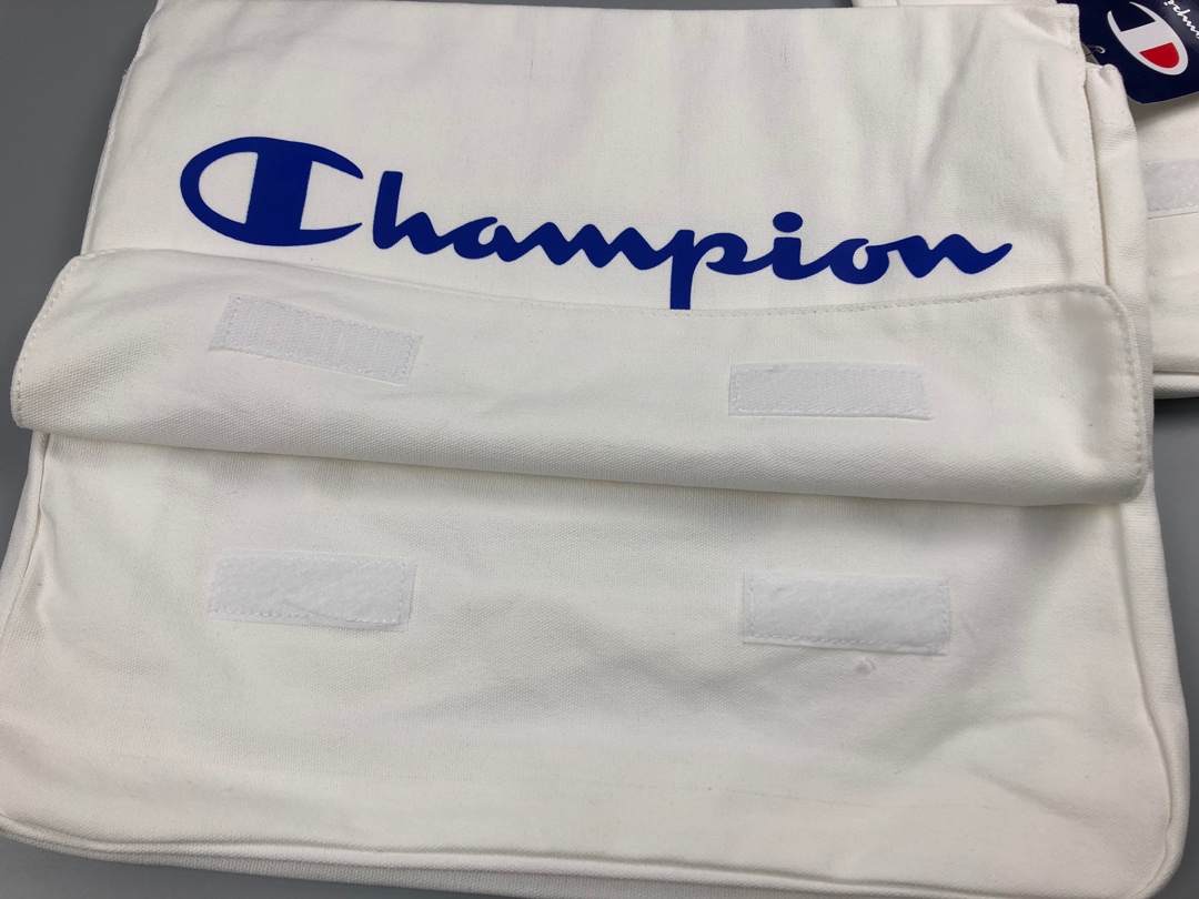 55 Champion冠军草写大c手提斜挎多用包包，纯原代工厂出品！超大的三联champion字母，格外吸晴呀！