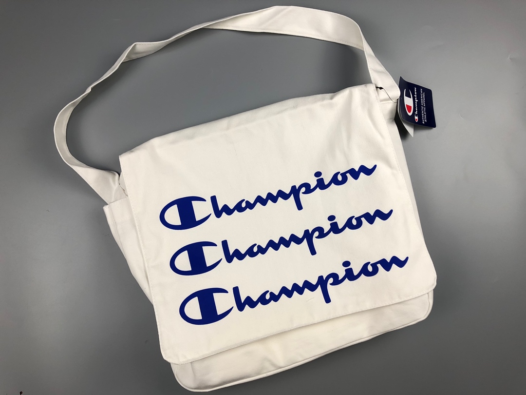 55 Champion冠军草写大c手提斜挎多用包包，纯原代工厂出品！超大的三联champion字母，格外吸晴呀！