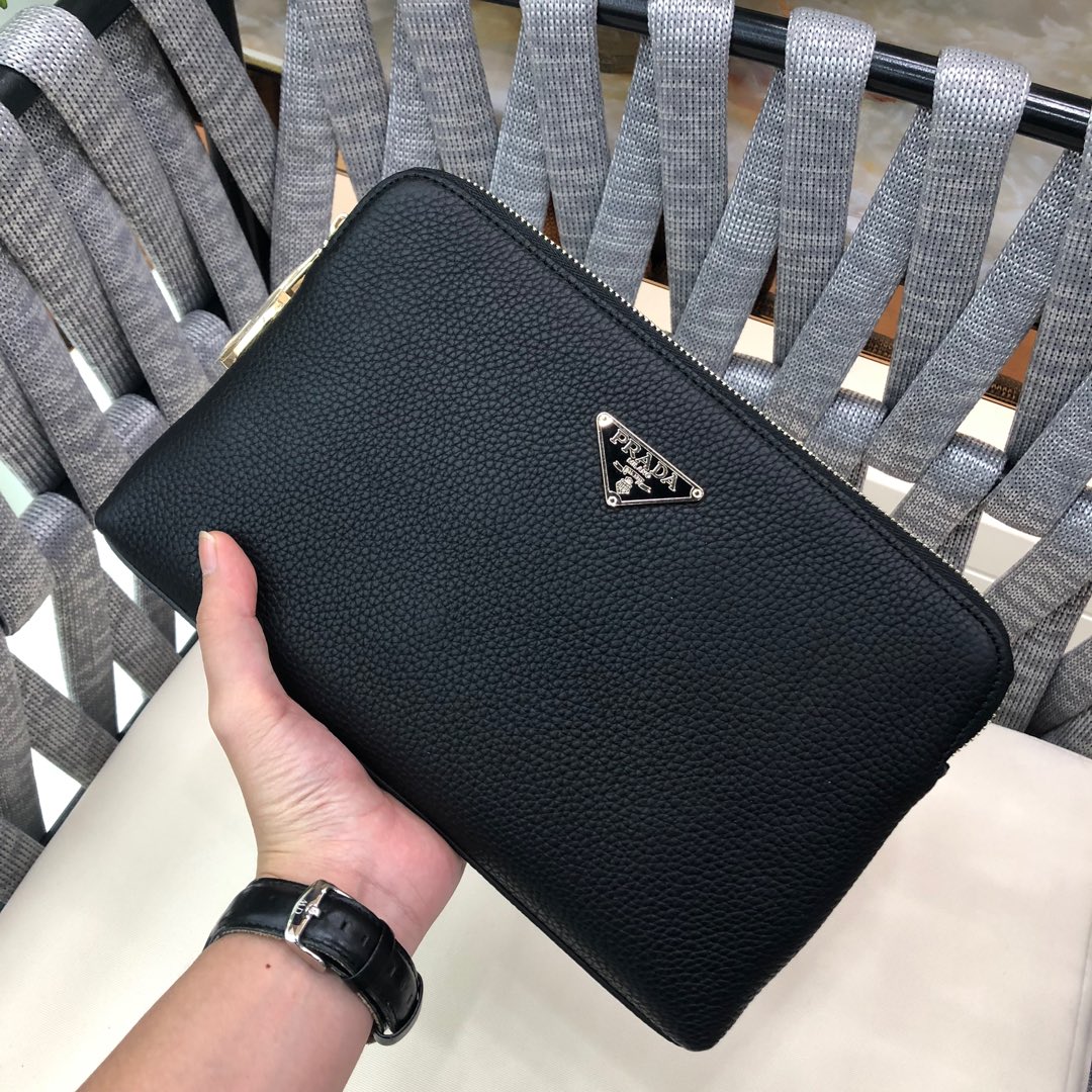 Prada Heren Clutch in Zwart Leer met Rits - Stijlvol en Praktisch