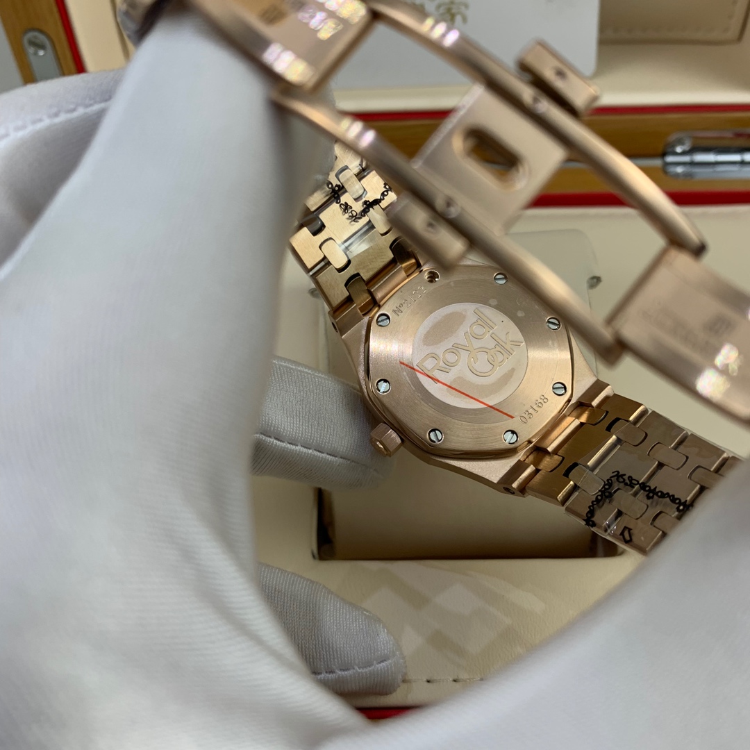 Audemars Piguet 皇家 AP爱彼女款带钻腕表