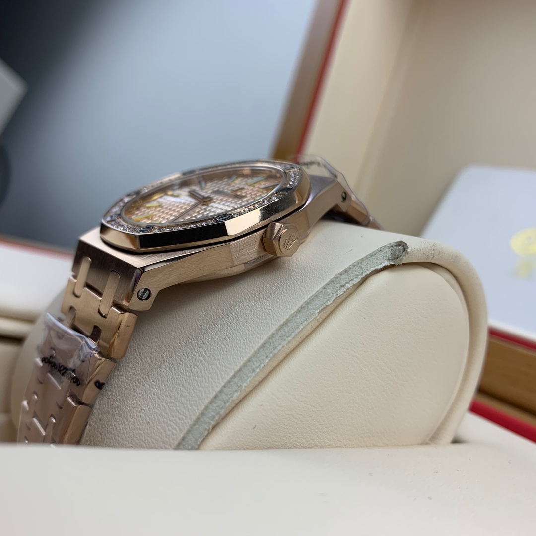 Audemars Piguet 皇家 AP爱彼女款带钻腕表