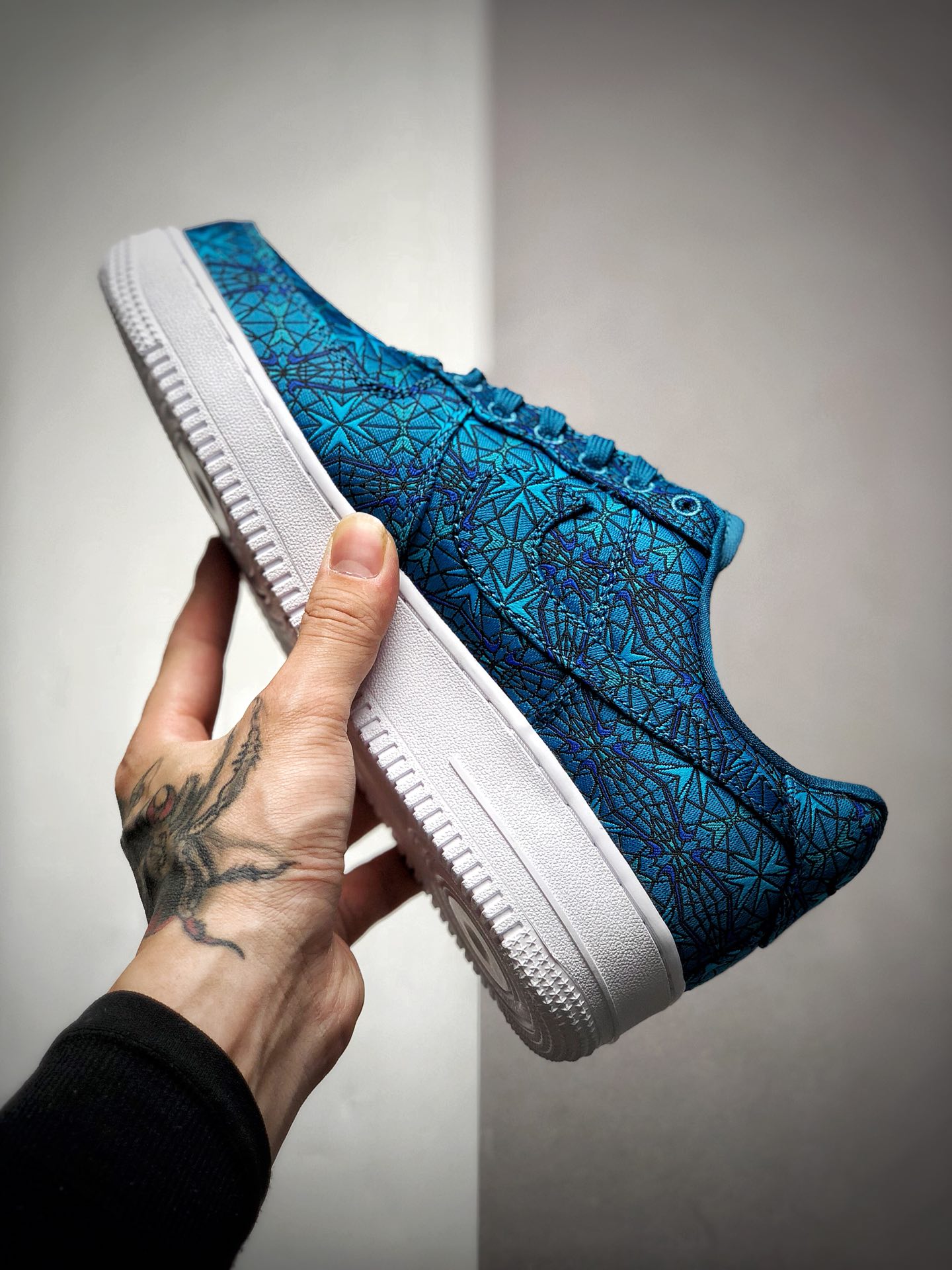 250PM版本 耐克 Nike Air Force 1 Low Premium 鞋面由宝绿色绸布面材质打造而成 AT4144-300