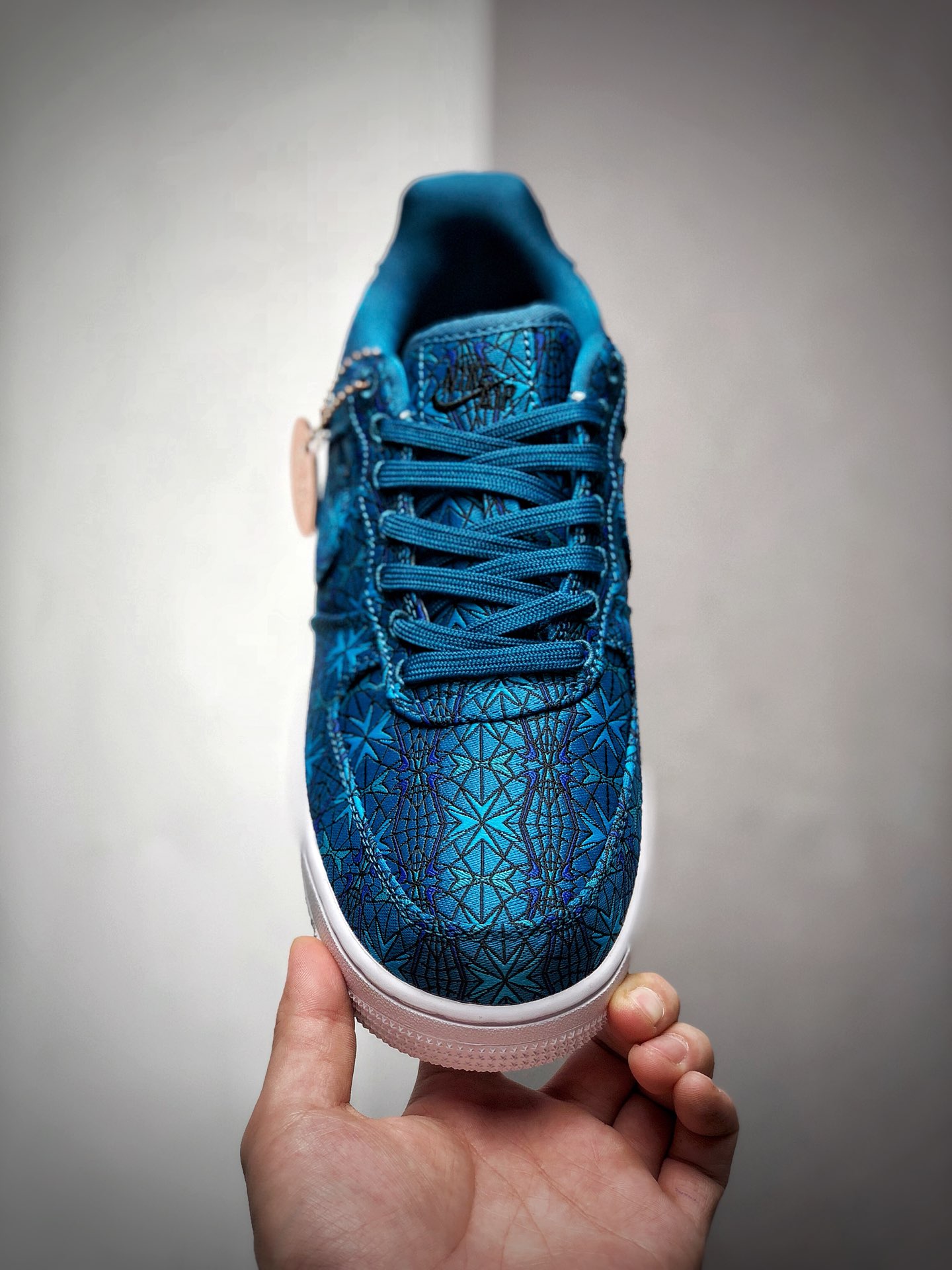 250PM版本 耐克 Nike Air Force 1 Low Premium 鞋面由宝绿色绸布面材质打造而成 AT4144-300