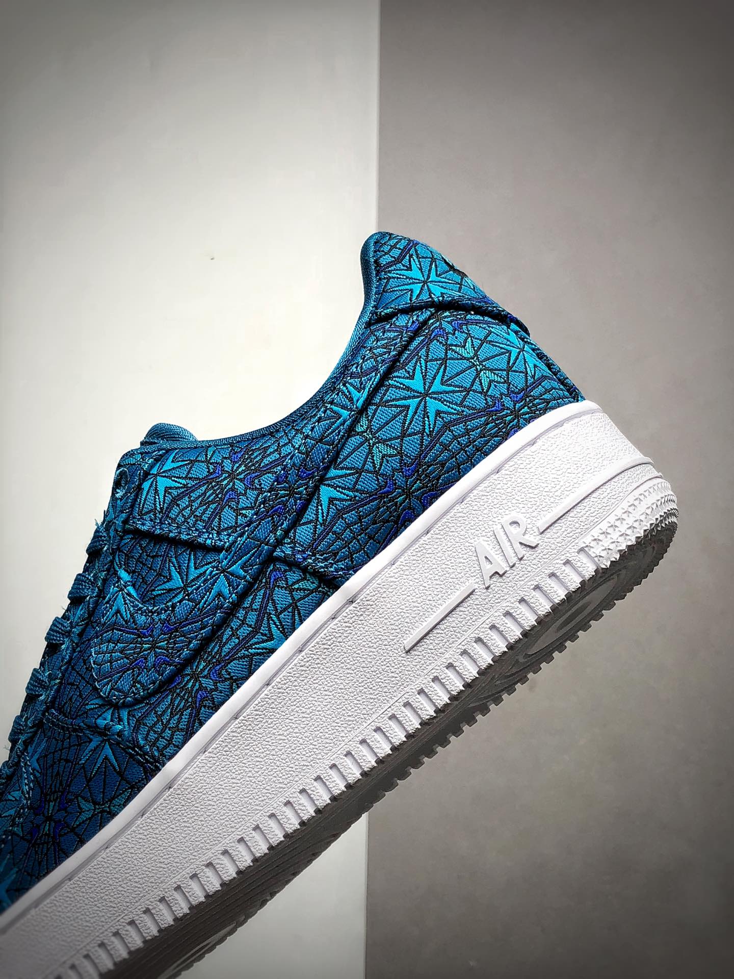 250PM版本 耐克 Nike Air Force 1 Low Premium 鞋面由宝绿色绸布面材质打造而成 AT4144-300