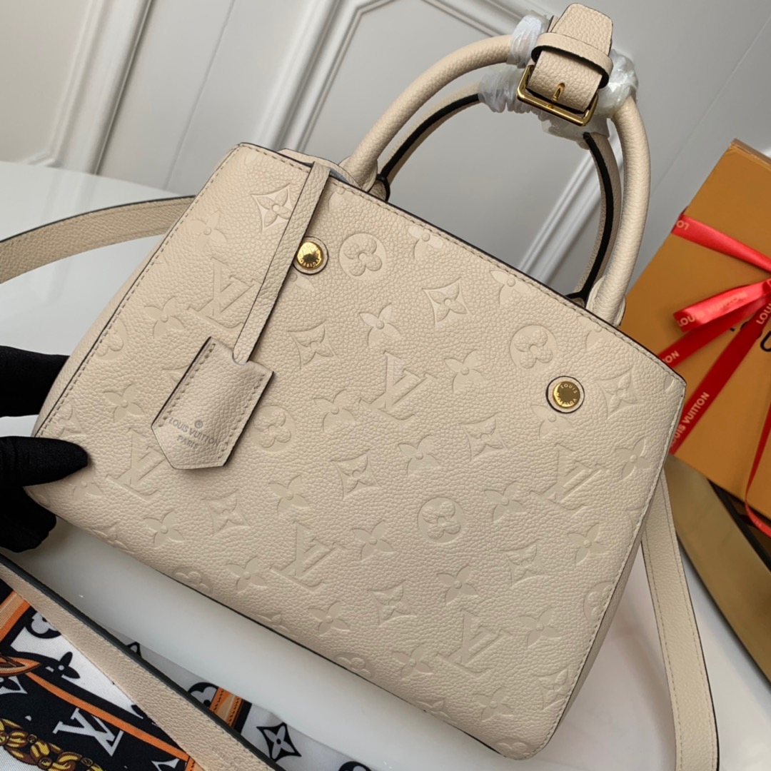 NO:397004,【Exclusive real photo M41053】 Creamy white, small and exquisite mini Montaigne handbag has many ways to carry, making it an ideal carry-on bag for business ladies. The Monogram Empreinte leather material it uses makes it pleasing to the eye size 29x20x13cm 2019.,LV [original leather],louis vuitton19860909【独家实拍M41053】 奶油白 小巧精致的迷你款 Montaigne 手袋拥有多种携带方式,是商务女士的理想便携包款. 其所采用的 Monogram Empreinte 皮革材质更令其赏心悦目size 29x20x13cm 2019.,LV【原厂皮】,louis vuitton,Bag