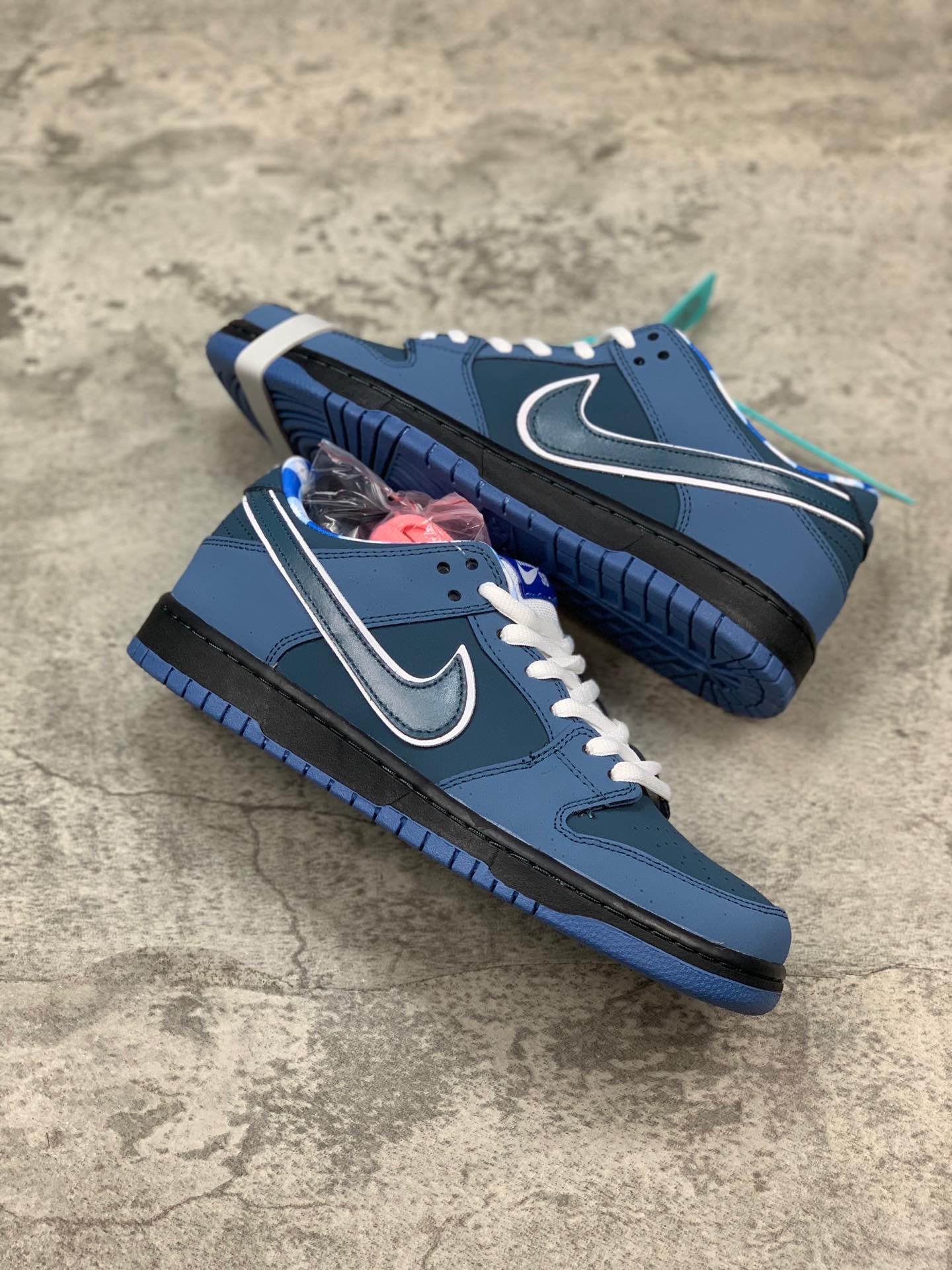 110纯原版本！原装鞋盒 Concepts x Nike Dunk SB 本次蓝龙虾 Concepts x Nike SB Dunk “Purple Lobster” 承袭 OG 红龙虾的独特造型