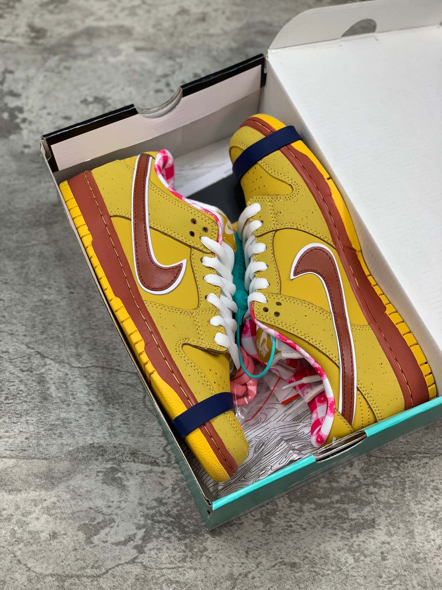 110纯原版本！原装鞋盒 Concepts x Nike Dunk SB 本次黄龙虾 Concepts x Nike SB Dunk “Purple Lobster” 承袭 OG 红龙虾的独特造型