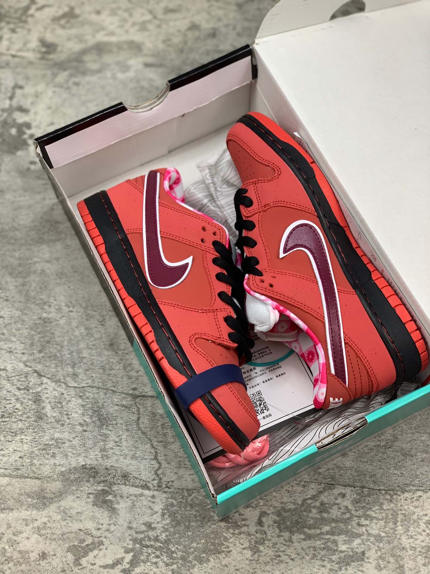 110纯原版本！原装鞋盒 Concepts x Nike Dunk SB 本次黄龙虾 Concepts x Nike SB Dunk “Purple Lobster” 承袭 OG 红龙虾的独特造型