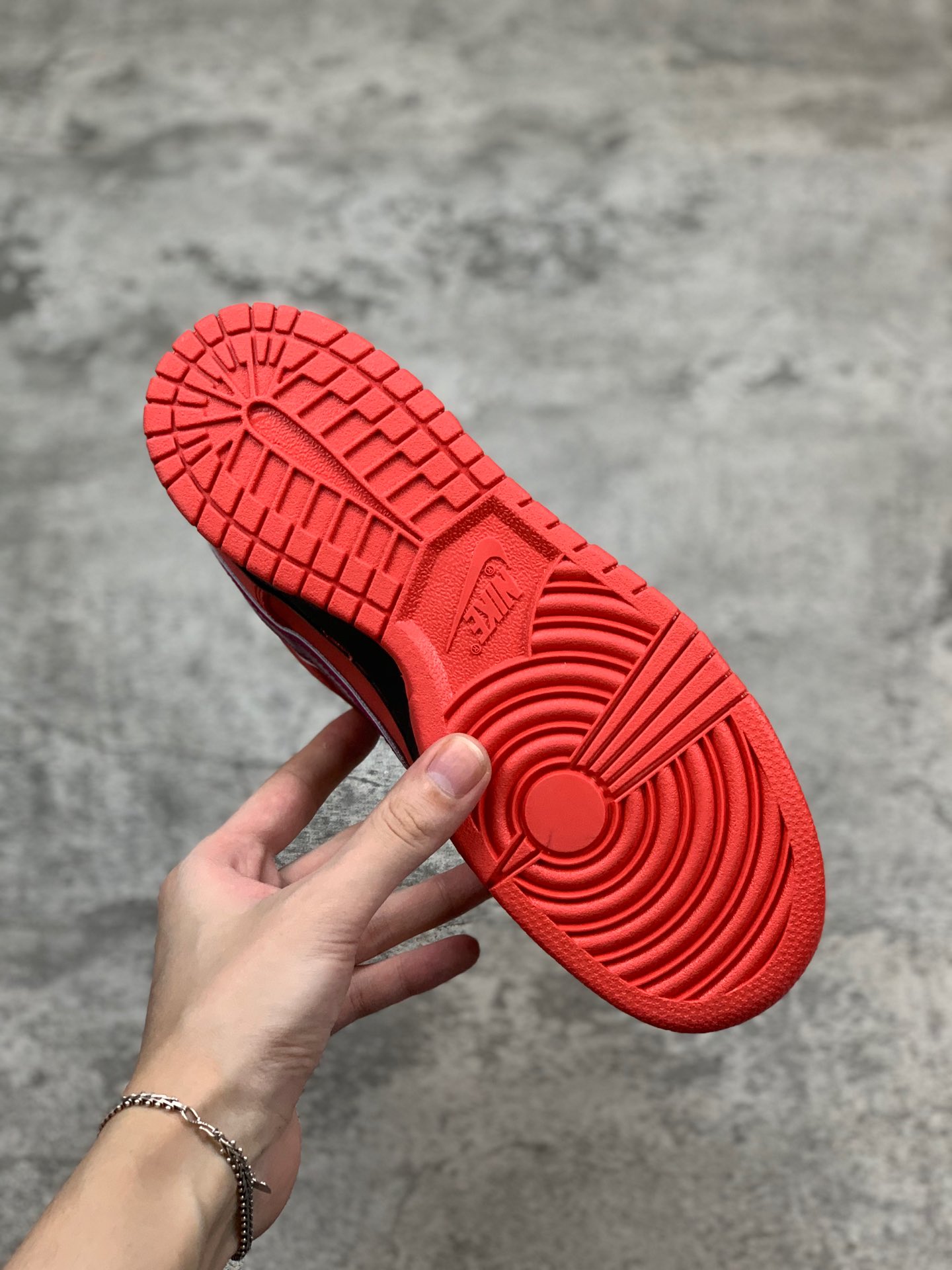 110纯原版本！原装鞋盒 Concepts x Nike Dunk SB 本次黄龙虾 Concepts x Nike SB Dunk “Purple Lobster” 承袭 OG 红龙虾的独特造型