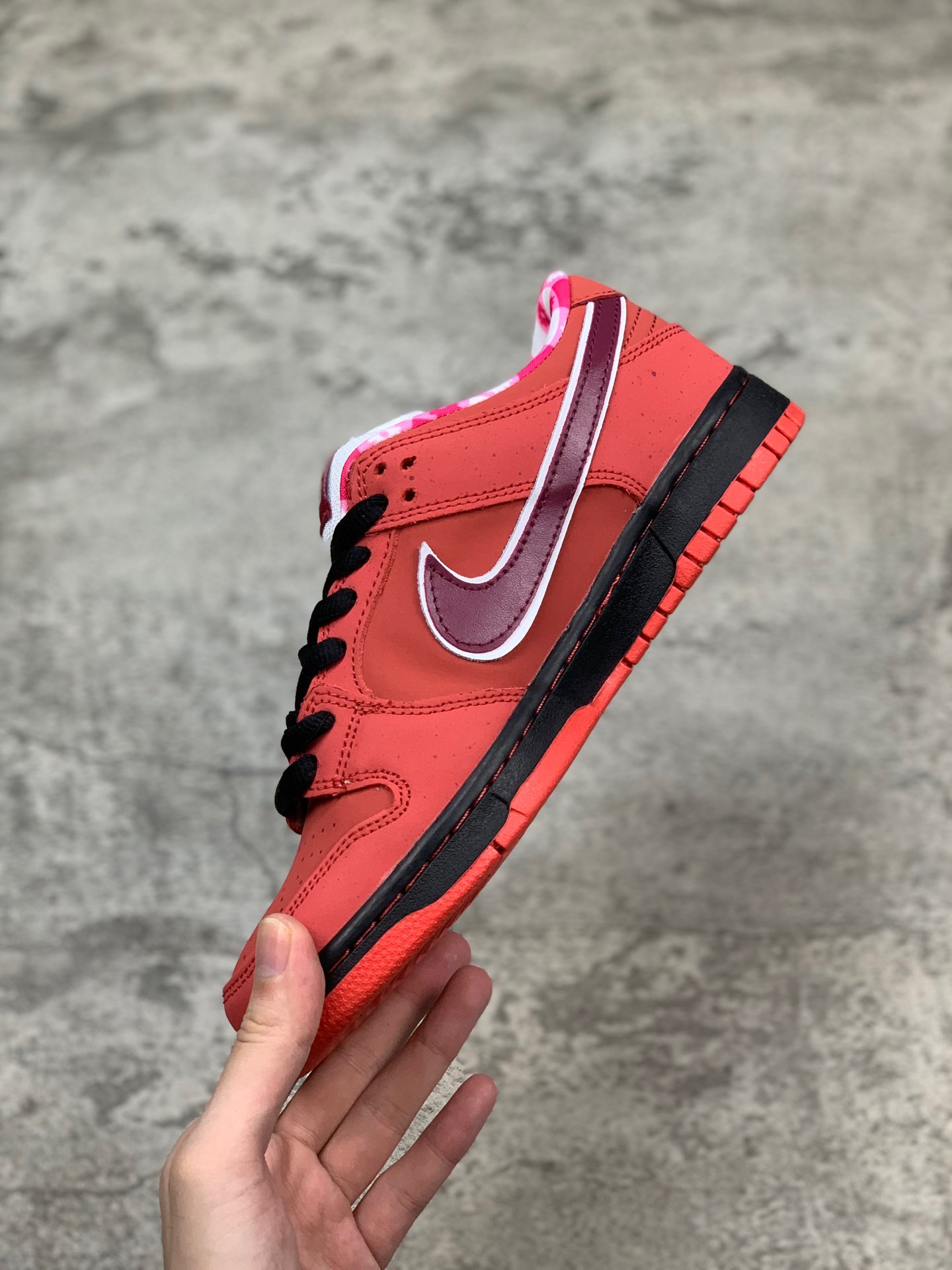 110纯原版本！原装鞋盒 Concepts x Nike Dunk SB 本次黄龙虾 Concepts x Nike SB Dunk “Purple Lobster” 承袭 OG 红龙虾的独特造型