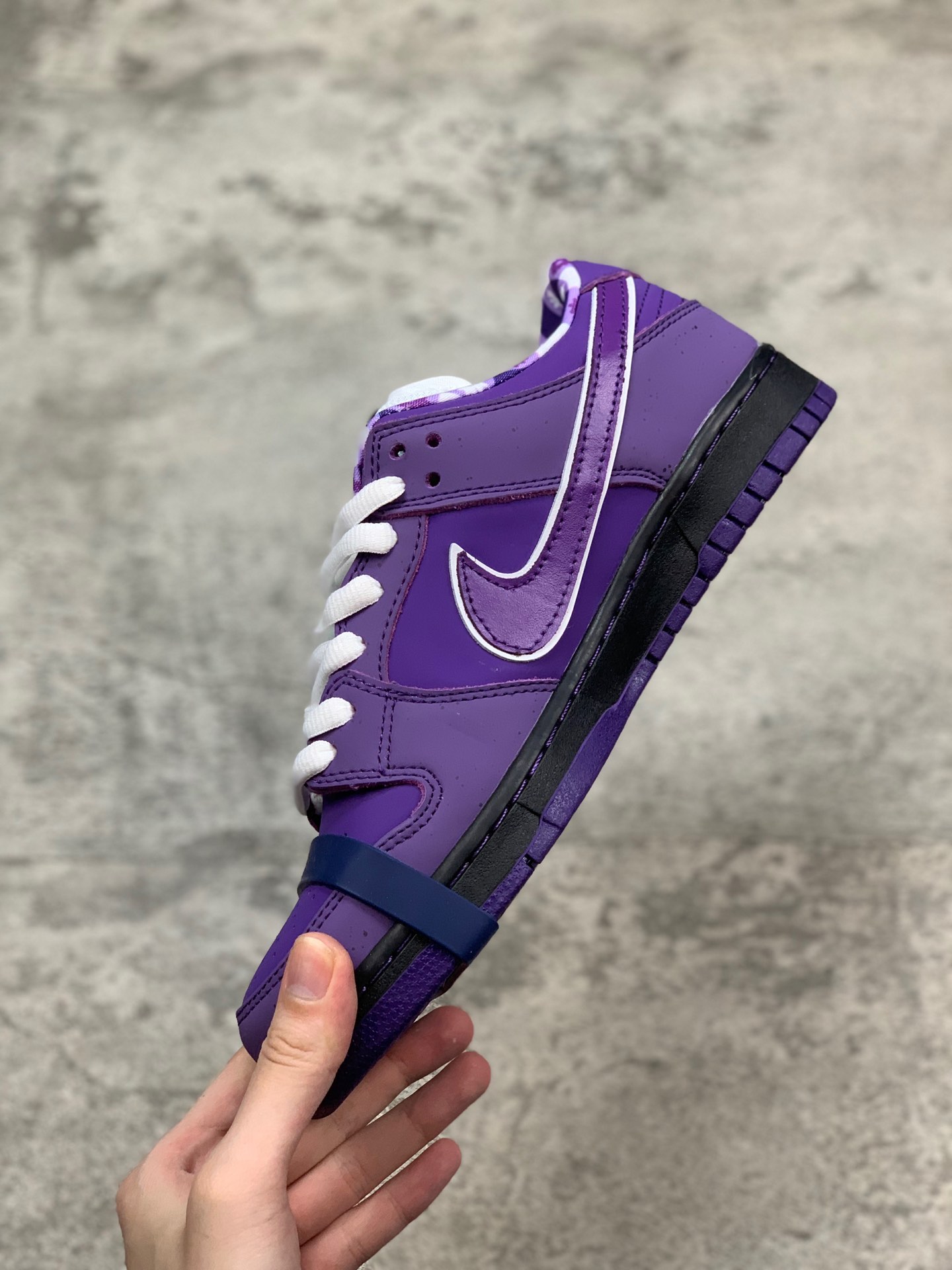 110纯原版本！原装鞋盒 Concepts x Nike Dunk SB 本次紫龙虾 Concepts x Nike SB Dunk “Purple Lobster” 承袭 OG 红龙虾的独特造型