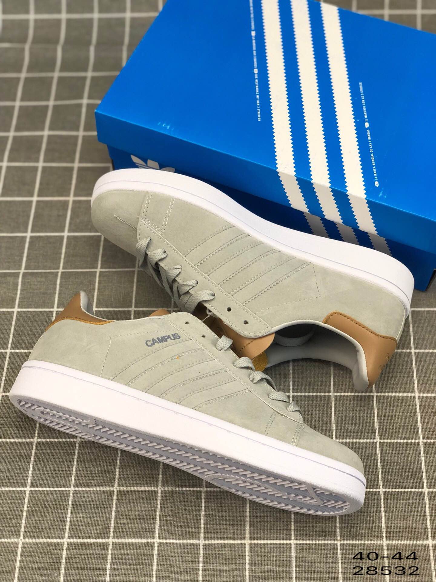 95阿迪达斯 Adidas Campus W 经典款 三叶草低帮休闲板鞋