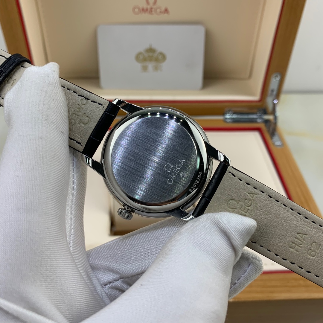 Omega 皇家 欧米茄蝶飞系列男款腕表