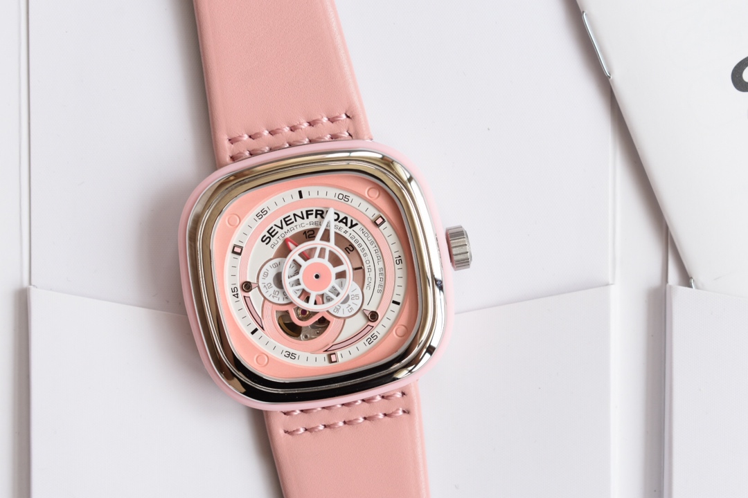 Часы SevenFriday