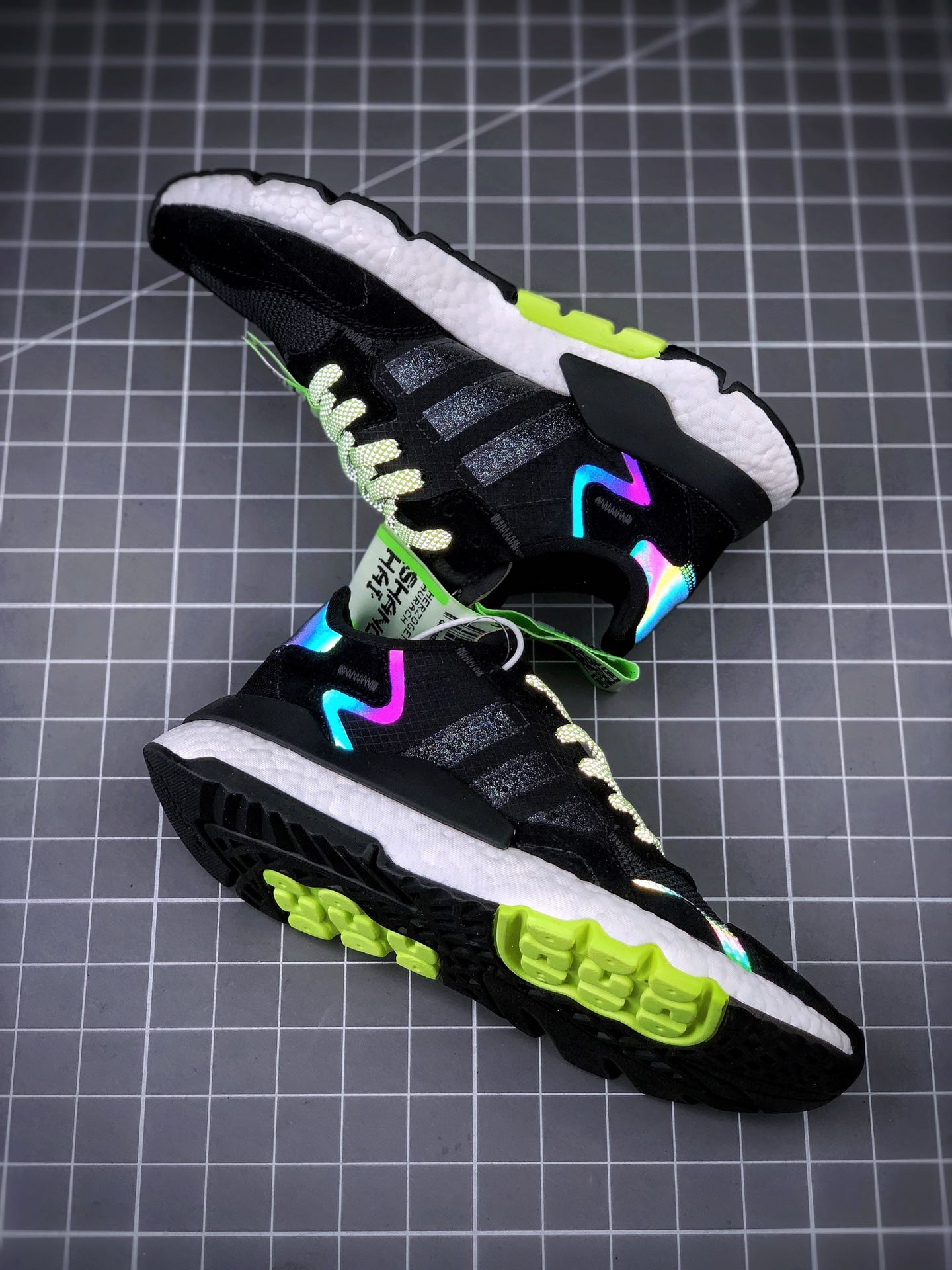 220Adidas Nite Jogger 2019 Boost 夜行者 黑绿变色龙 货号：EG2202