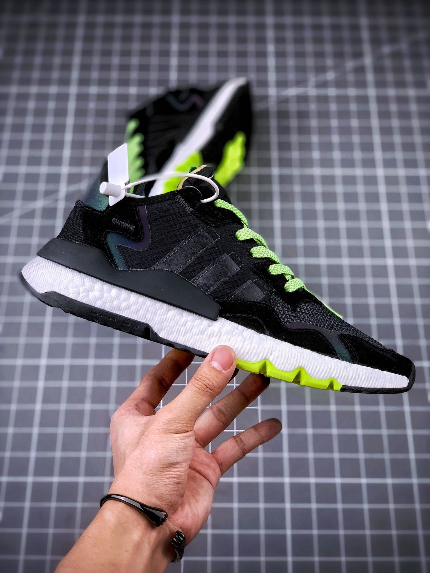 220Adidas Nite Jogger 2019 Boost 夜行者 黑绿变色龙 货号：EG2202