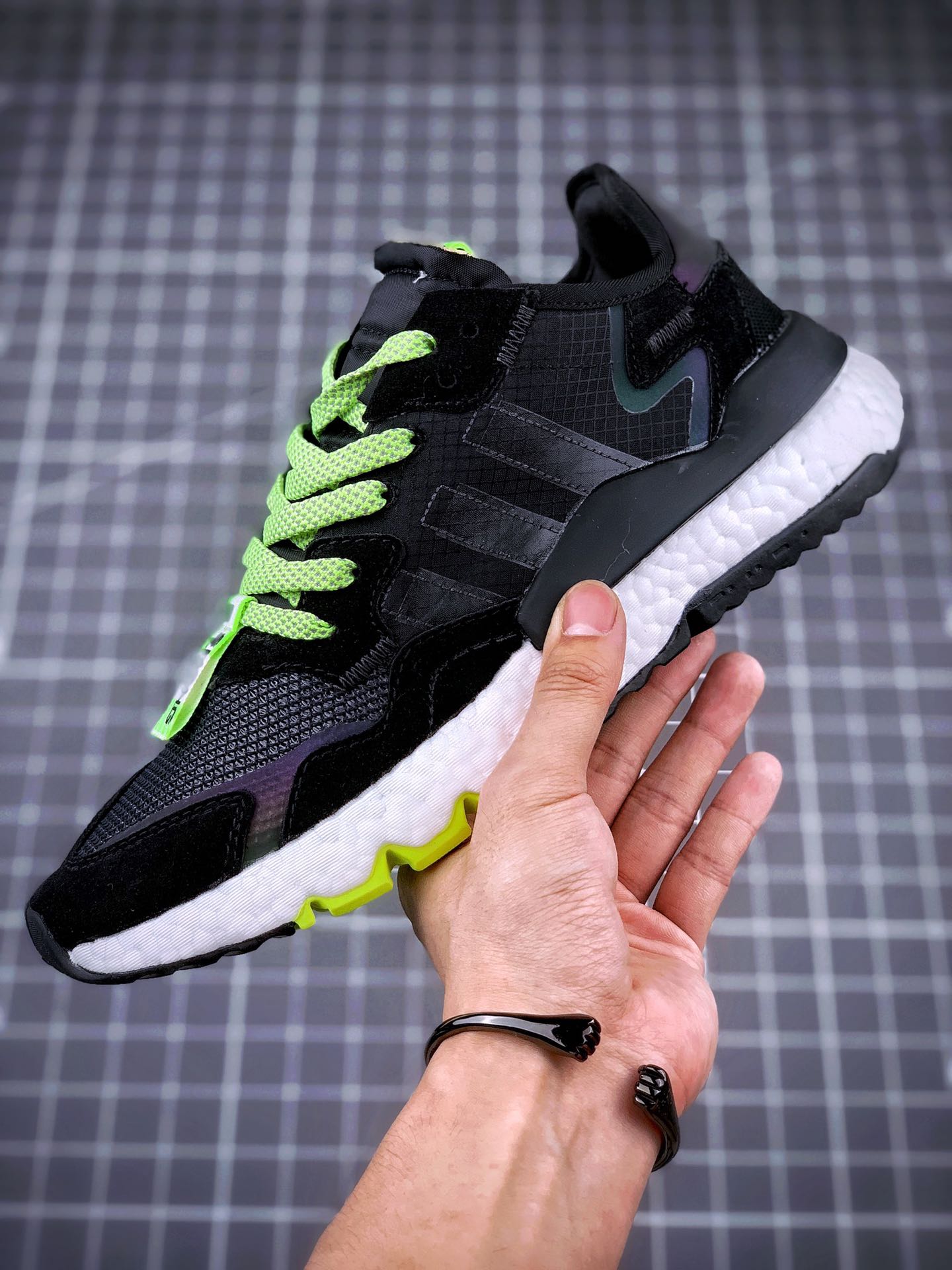 220Adidas Nite Jogger 2019 Boost 夜行者 黑绿变色龙 货号：EG2202