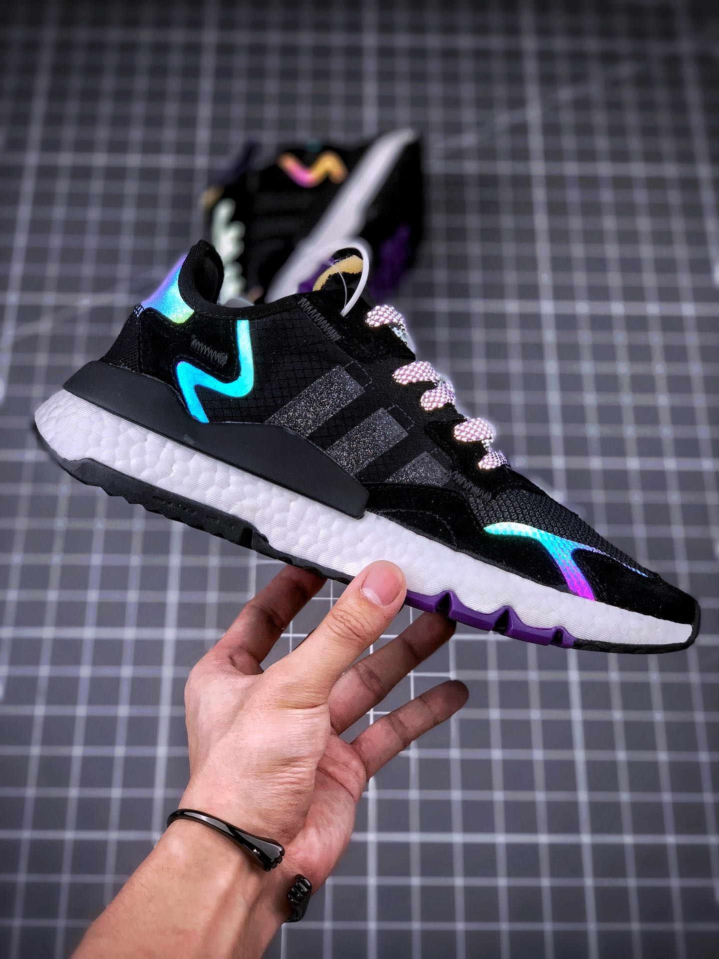 220Adidas Nite Jogger 2019 Boost 夜行者 黑紫变色龙 货号：EG2205