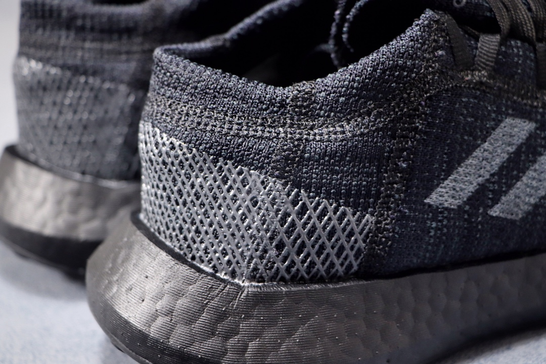 220公司级 初夏限定配色！阿迪达斯 Adidas PureBOOST LTD  白红3M 爆米花缓震中底跑步鞋。