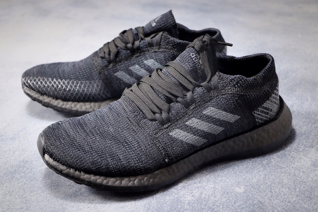 220公司级 初夏限定配色！阿迪达斯 Adidas PureBOOST LTD  白红3M 爆米花缓震中底跑步鞋。