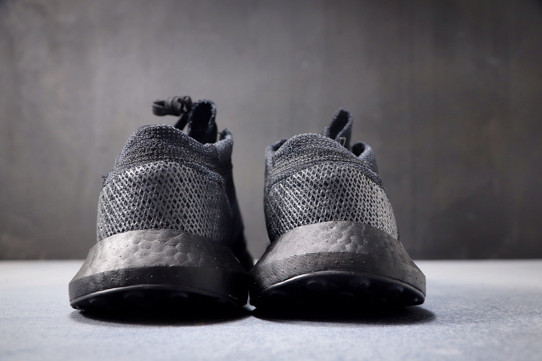220公司级 初夏限定配色！阿迪达斯 Adidas PureBOOST LTD  白红3M 爆米花缓震中底跑步鞋。