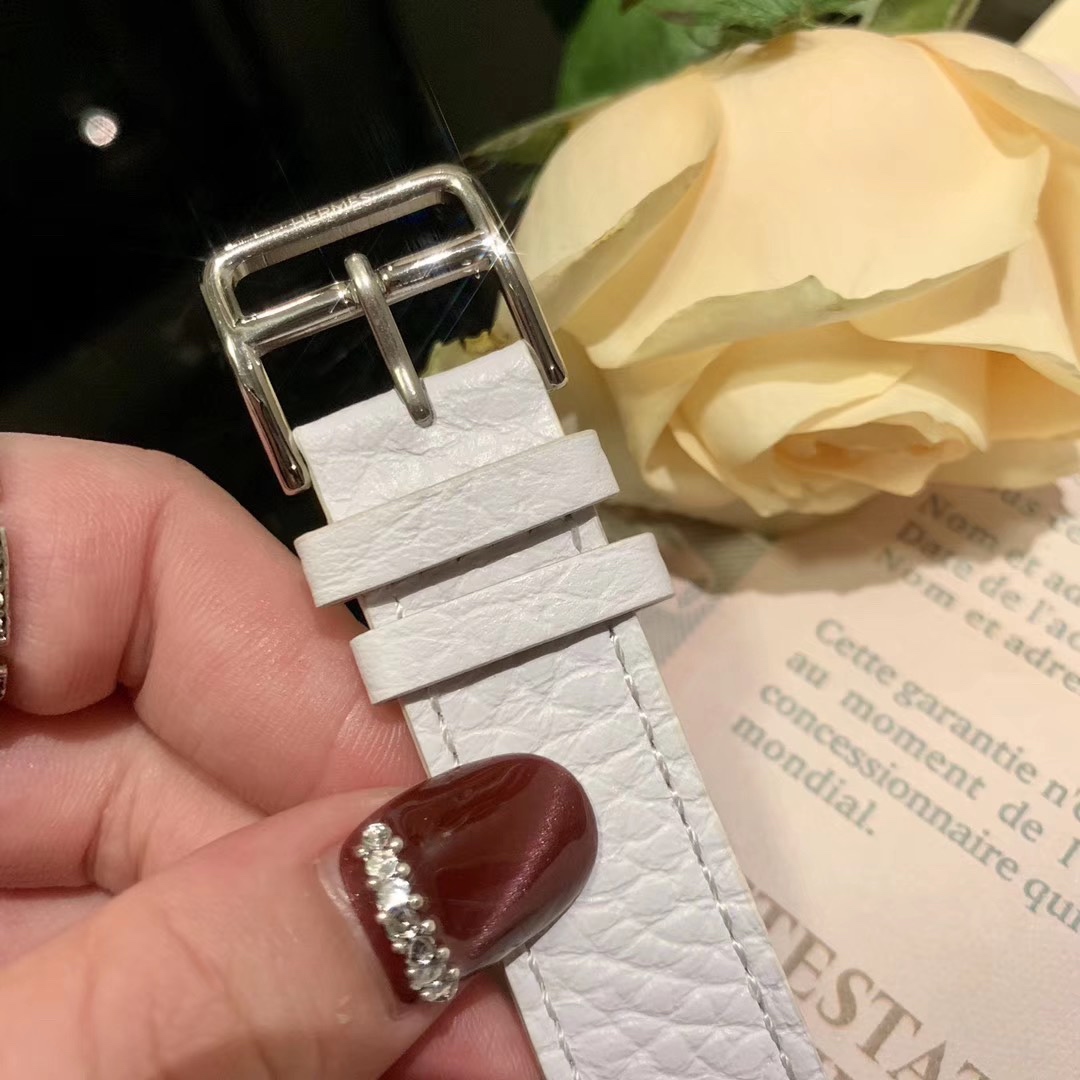 Hermès 爱马仕-HERMES H系列 2019年香港DFS环球免税店 亮丽的颜色表带环绕独特的“H”型表壳