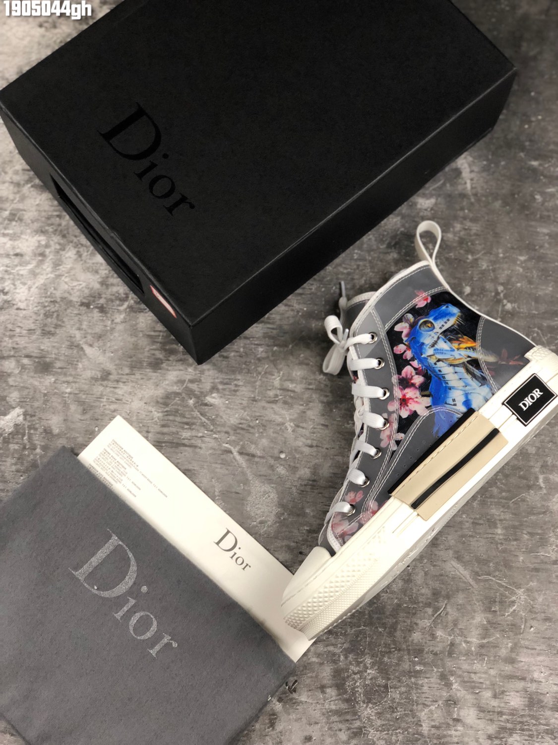 280迪奥Dior 19官方最新 霸王龙 配色 透明胶块鞋 无疑是今年的网红爆款鞋