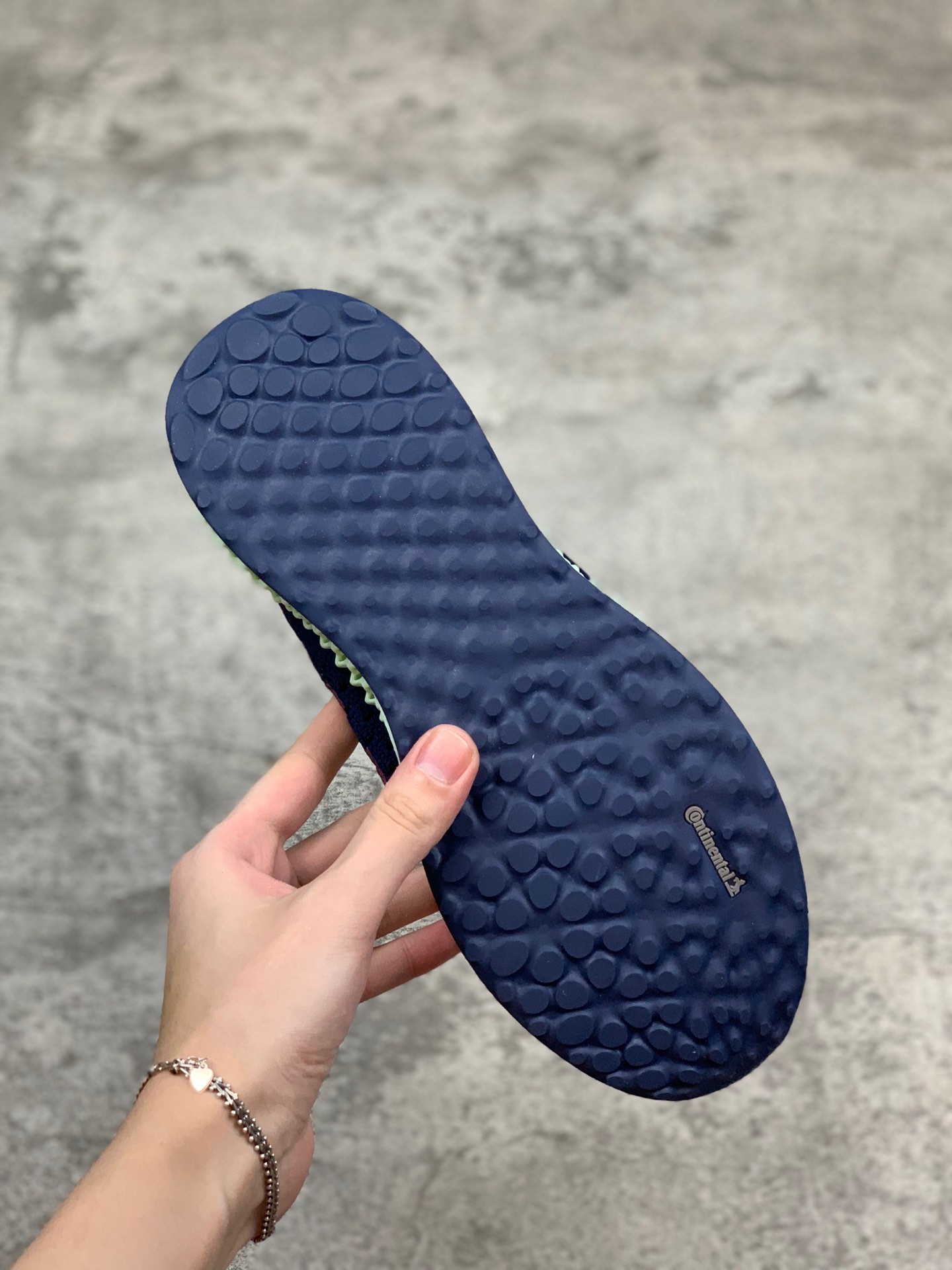 220阿迪达斯真标公司级 4D Adidas Y-3 Runner 4D  解构设计 4D打印跑鞋 载备受瞩目的 4D