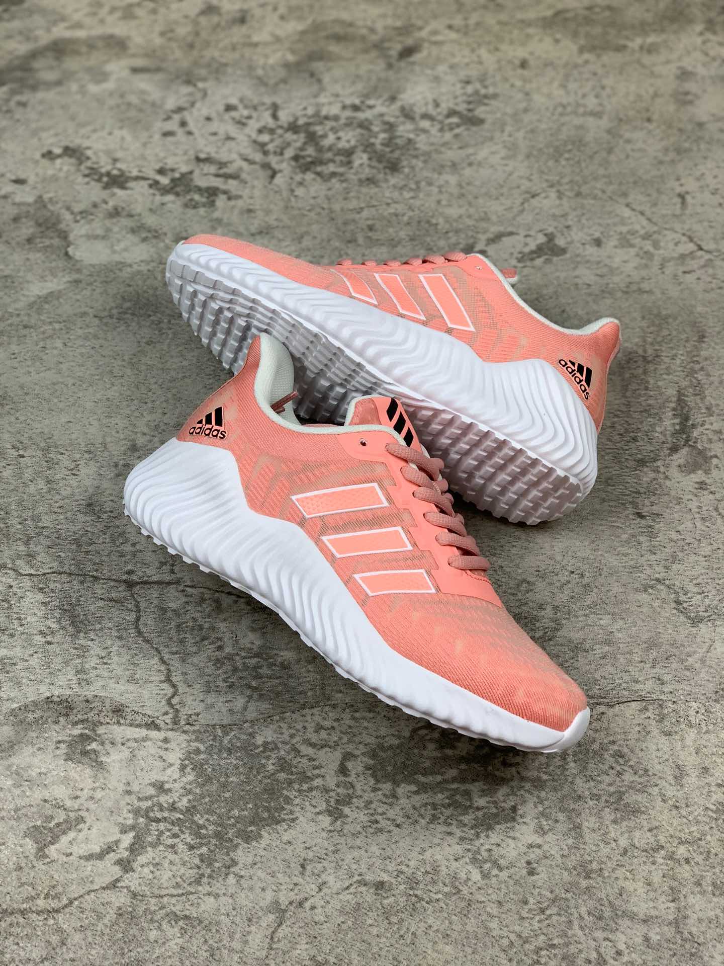150 Adidas AlphaBounce Beyond 2 M阿尔法 Bouncetm中底与Forged Mesh 热融合多层绒布的结合 外加马牌大底 3M反光Logo