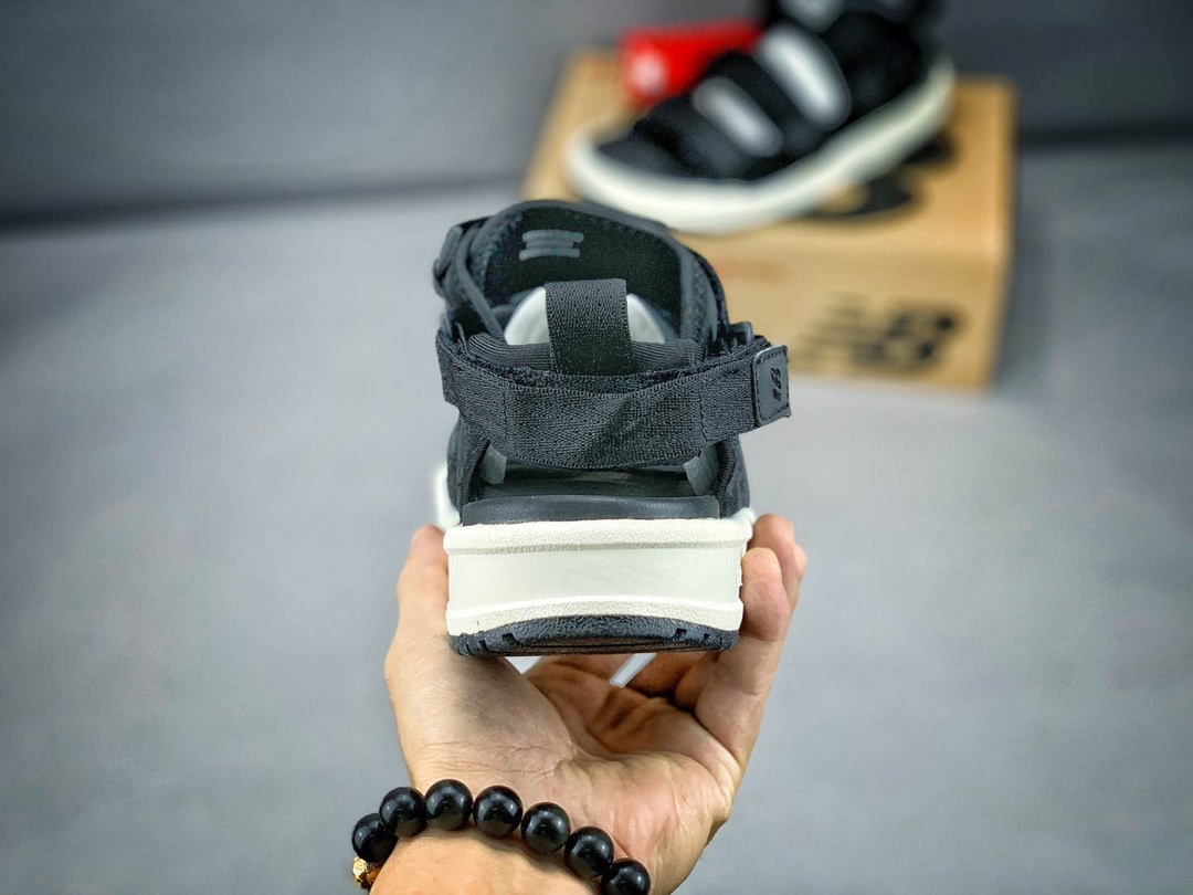 90New Balance 新百伦复古港风NB凉鞋 新配色 新工厂新版本 价格更低品质更高 魔术贴绑带沙滩涉水鞋