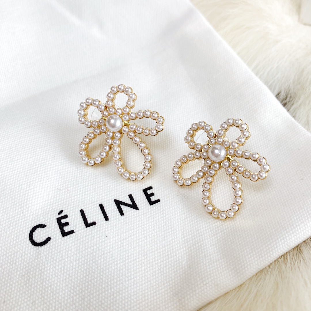 Celine Jewelry Earring Yellow Brass