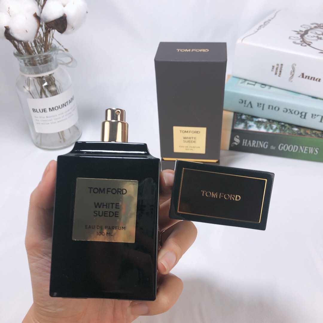 82💰
Tf香水白麝香黑瓶100ml！