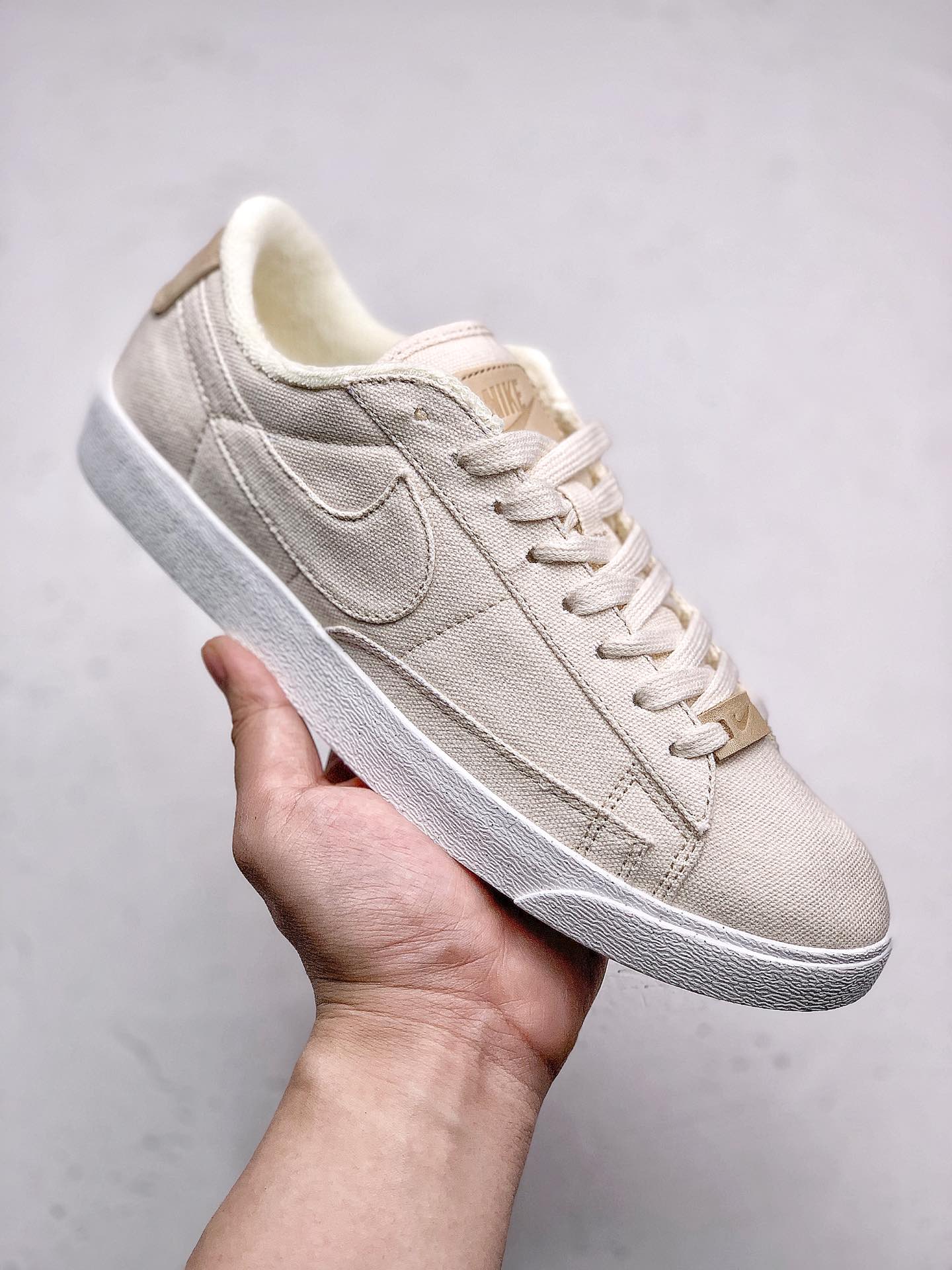 160Nike Blazer Low LX Plant Color 淡雅配色本季Nike Sportswear带来全新Plant Color系列鞋款 AV9371-102