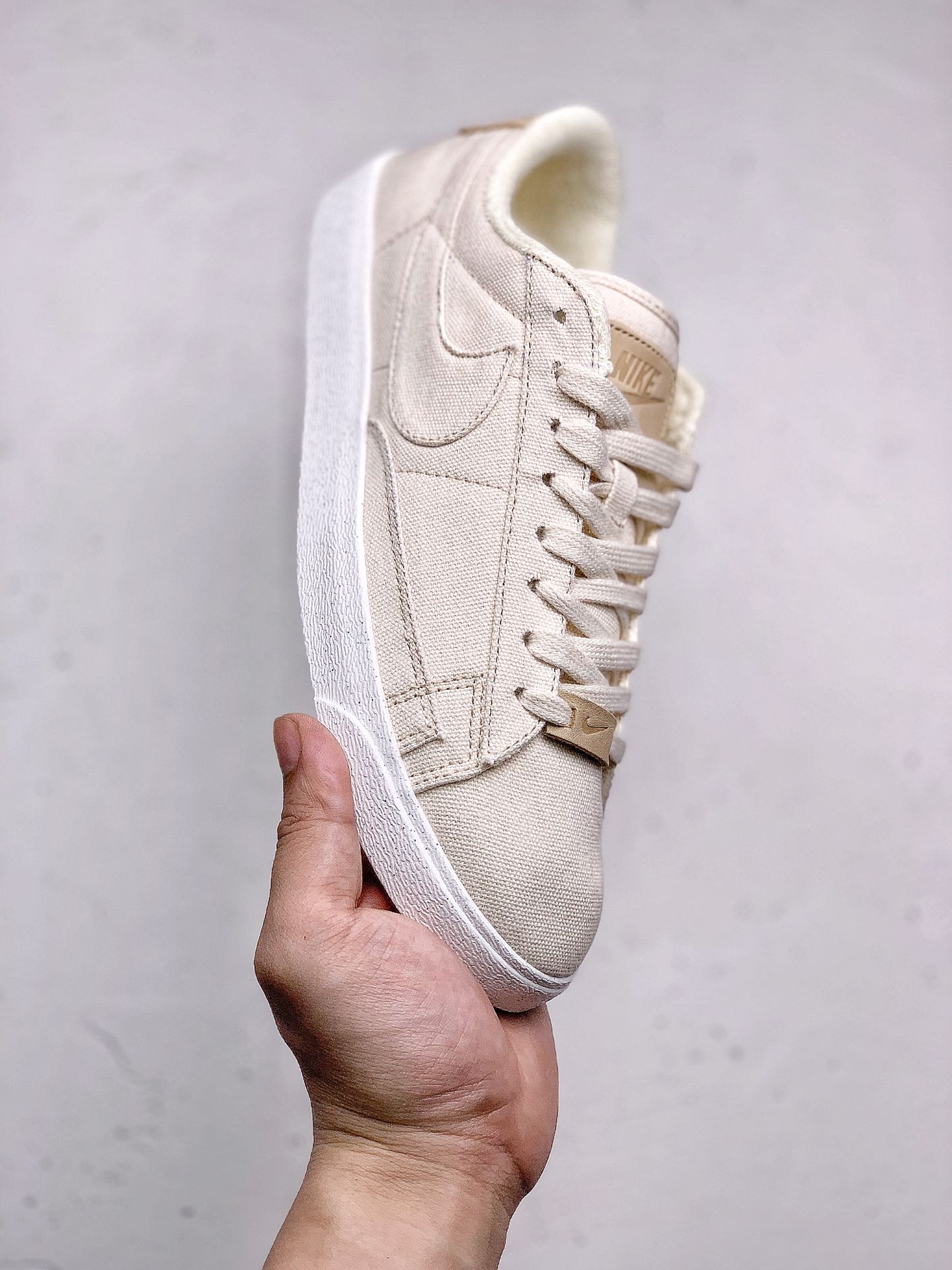 160Nike Blazer Low LX Plant Color 淡雅配色本季Nike Sportswear带来全新Plant Color系列鞋款 AV9371-102