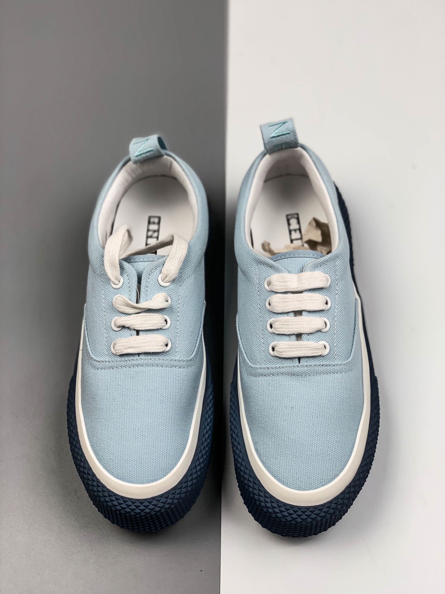 99 Celine 赛琳 19SS小白鞋 网红爆款  CE帆布复古鞋 国内都无现货 秋夏百搭款