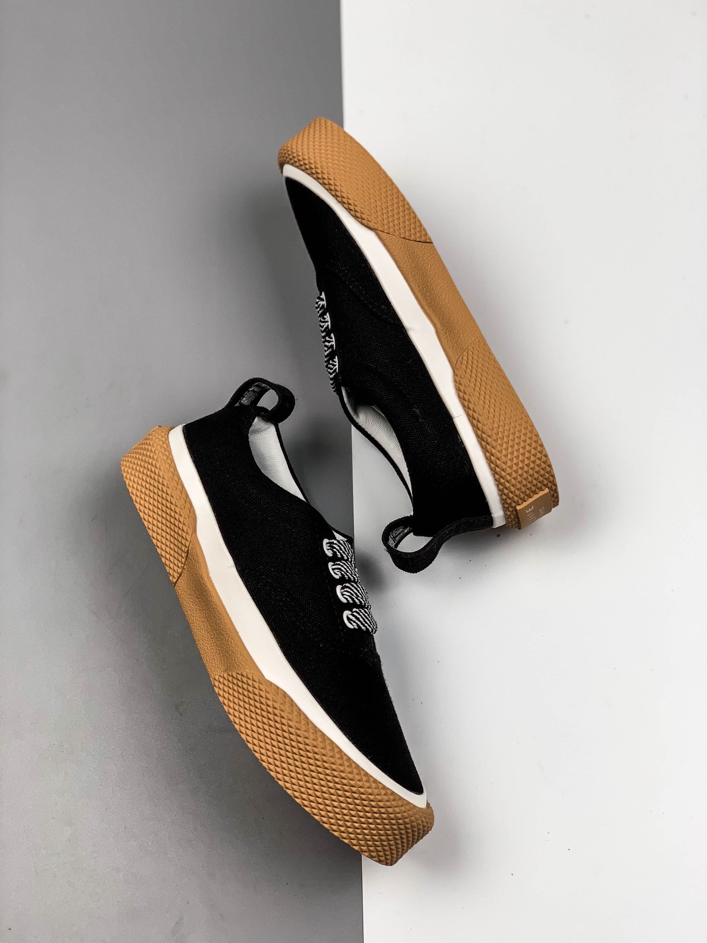 99 Celine 赛琳 19SS小白鞋 网红爆款  CE帆布复古鞋 国内都无现货 秋夏百搭款