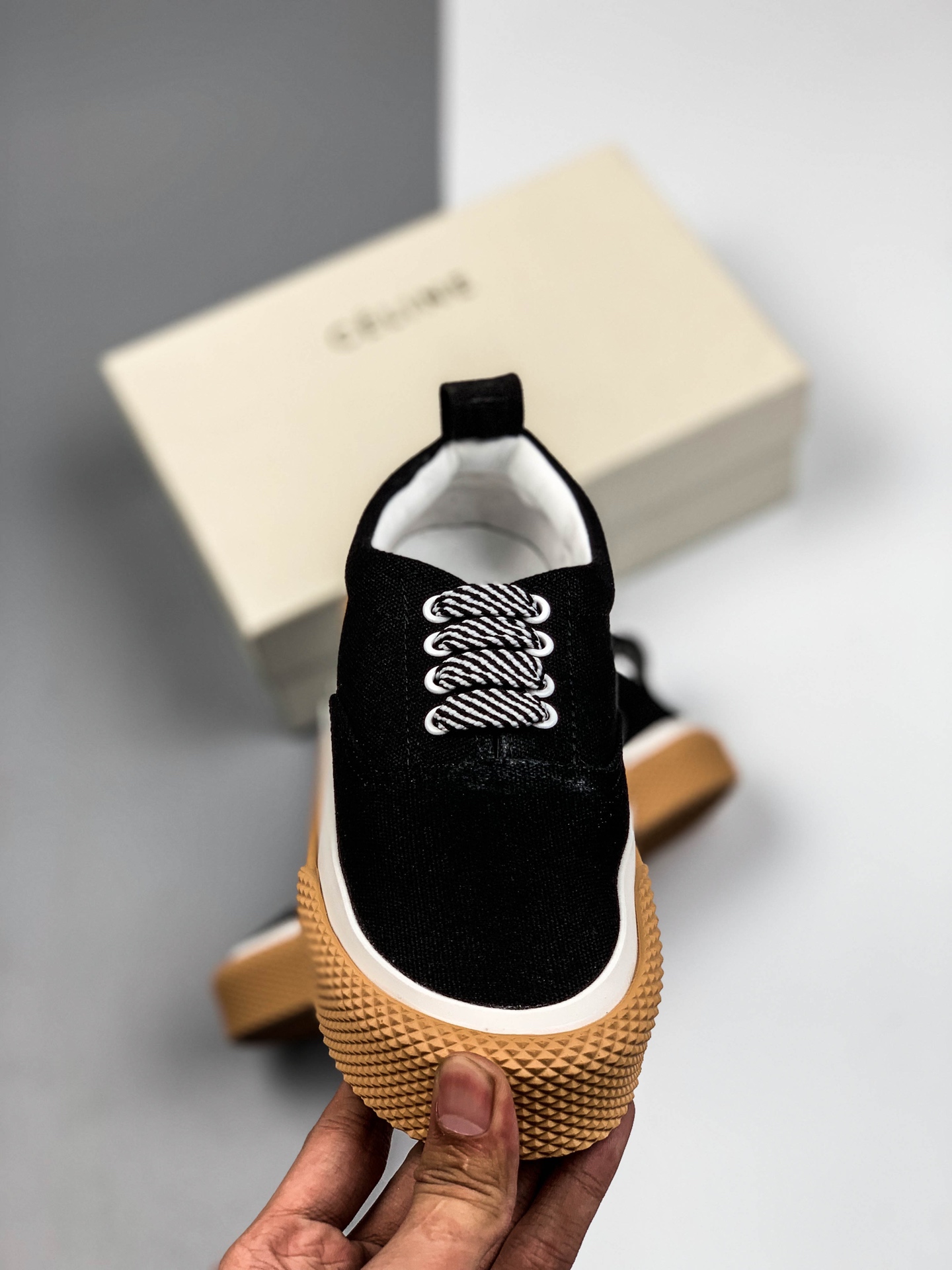 99 Celine 赛琳 19SS小白鞋 网红爆款  CE帆布复古鞋 国内都无现货 秋夏百搭款