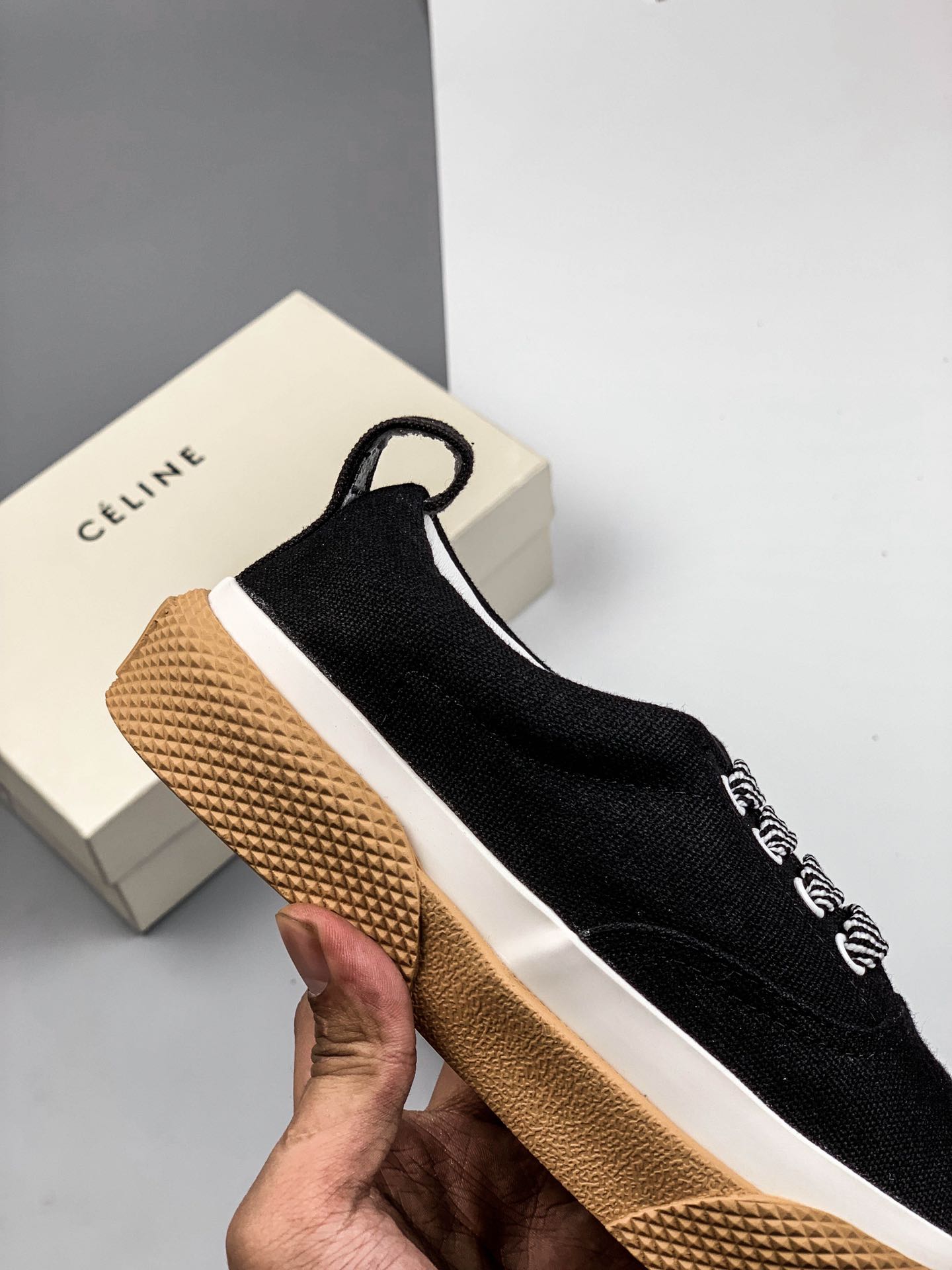 99 Celine 赛琳 19SS小白鞋 网红爆款  CE帆布复古鞋 国内都无现货 秋夏百搭款