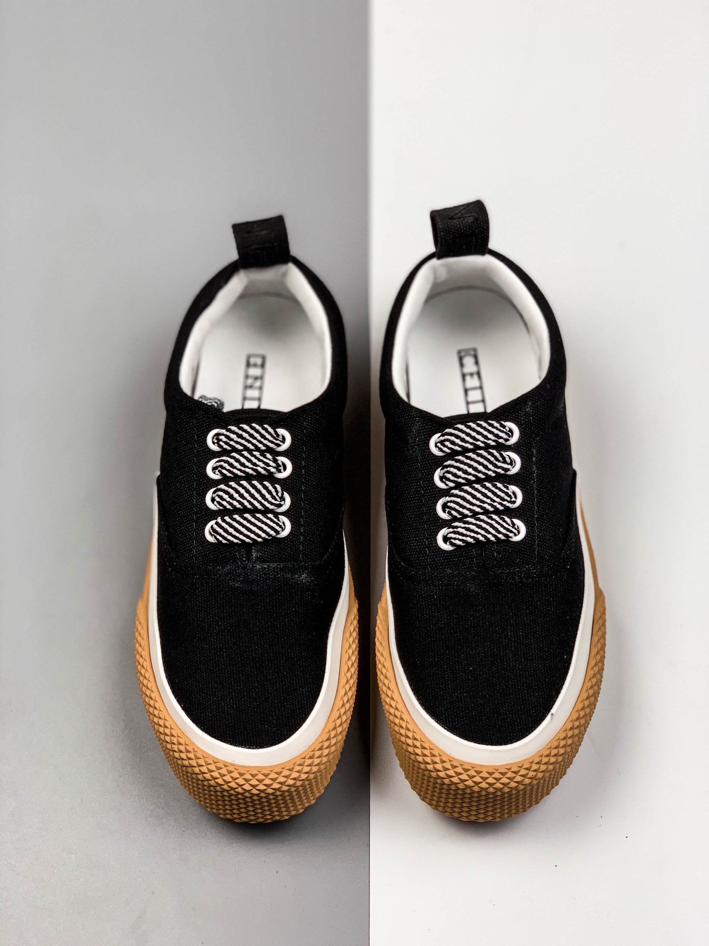 99 Celine 赛琳 19SS小白鞋 网红爆款  CE帆布复古鞋 国内都无现货 秋夏百搭款