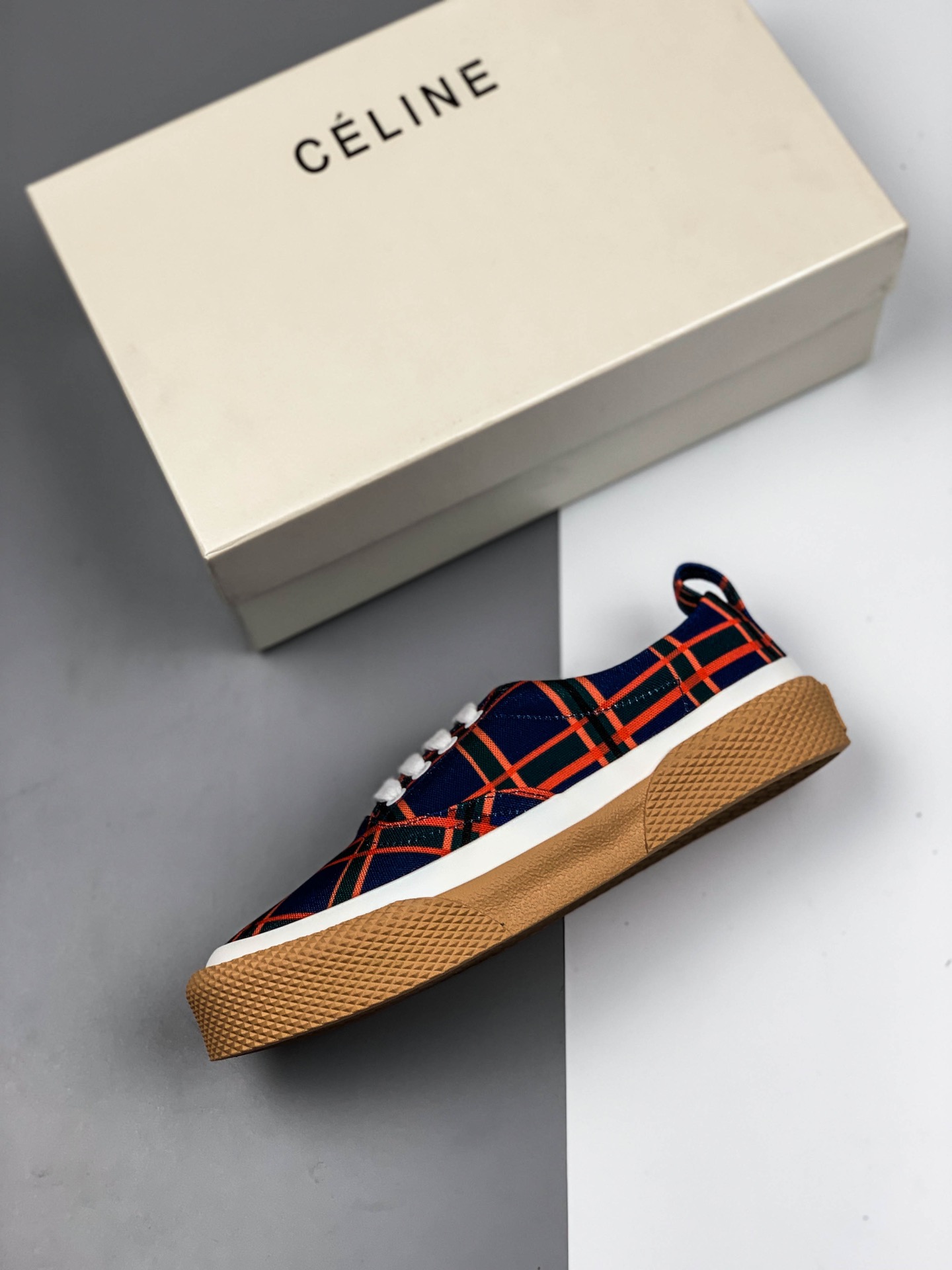 99 Celine 赛琳 19SS小白鞋 网红爆款  CE帆布复古鞋 国内都无现货 秋夏百搭款