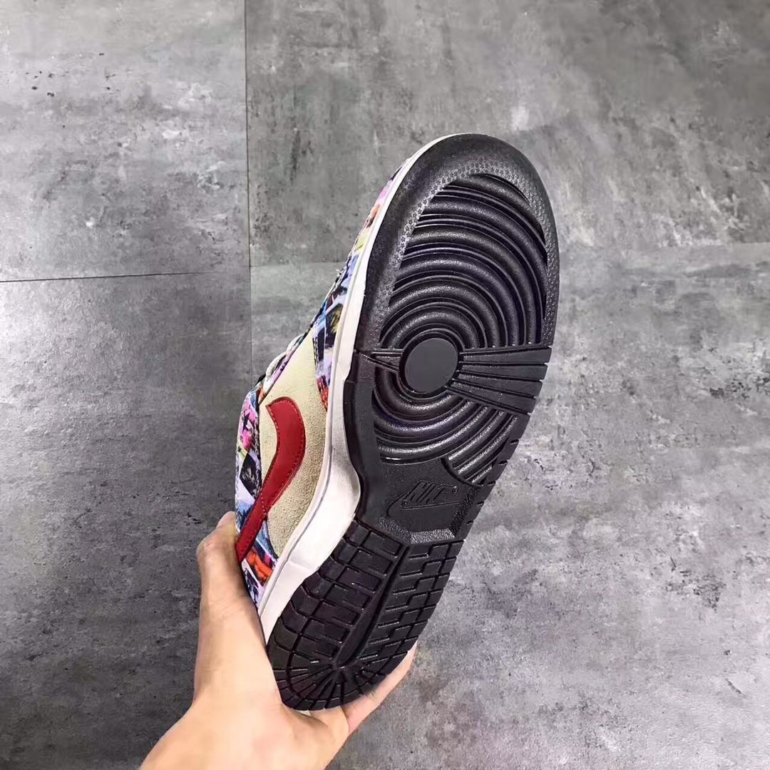 140Nike dunk sb城市系列之“巴黎”别注版本，全球限量202双