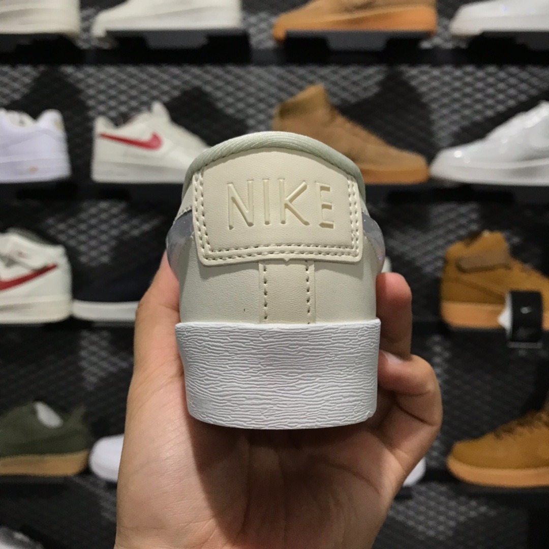 150 实体店专供版本超值福利 耐克女鞋NIKE BLAZER LOW开拓者果冻勾低帮板鞋AV9371-100