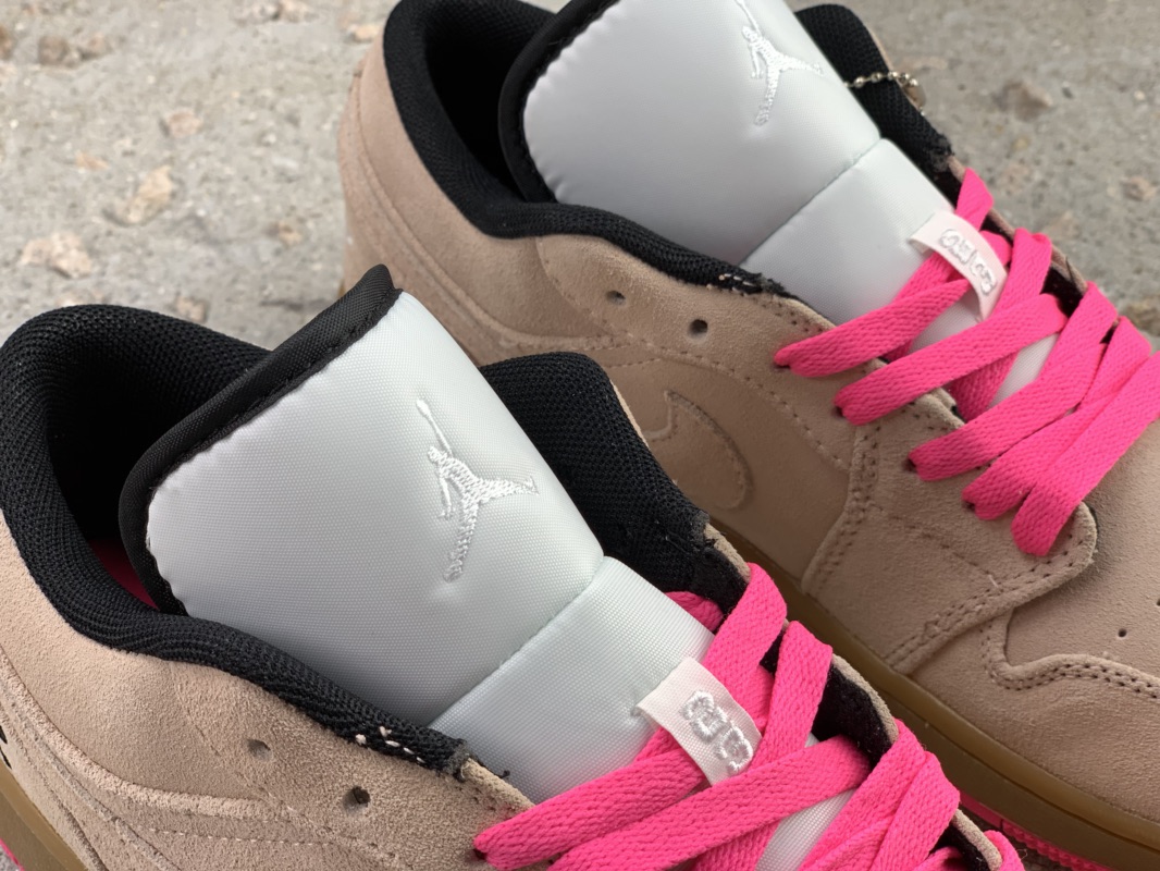 240耐克Nike Air Jordan 1 Low Suede“Beige Pink”AJ1乔丹一代低帮百搭休闲文化篮球鞋“灰白生胶淡粉”553558-119