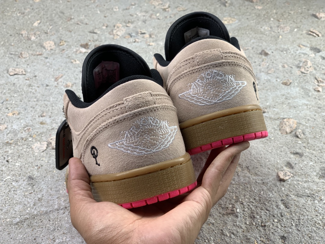 240耐克Nike Air Jordan 1 Low Suede“Beige Pink”AJ1乔丹一代低帮百搭休闲文化篮球鞋“灰白生胶淡粉”553558-119