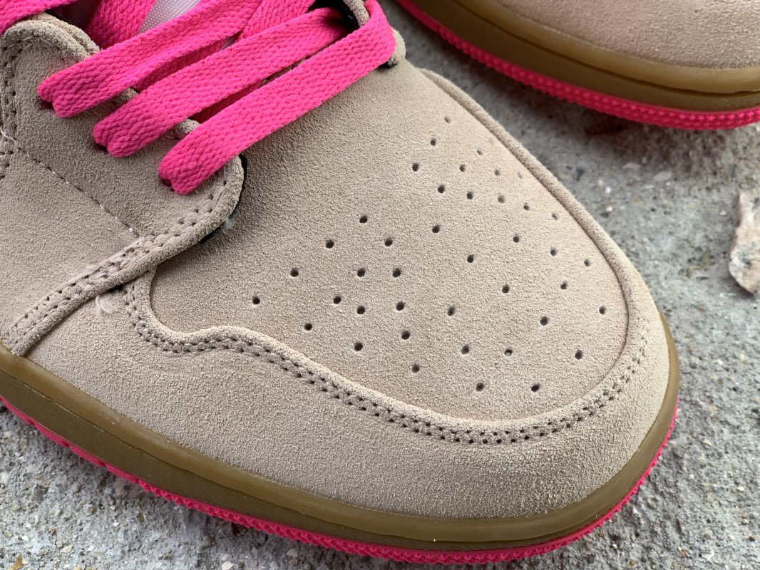 240耐克Nike Air Jordan 1 Low Suede“Beige Pink”AJ1乔丹一代低帮百搭休闲文化篮球鞋“灰白生胶淡粉”553558-119