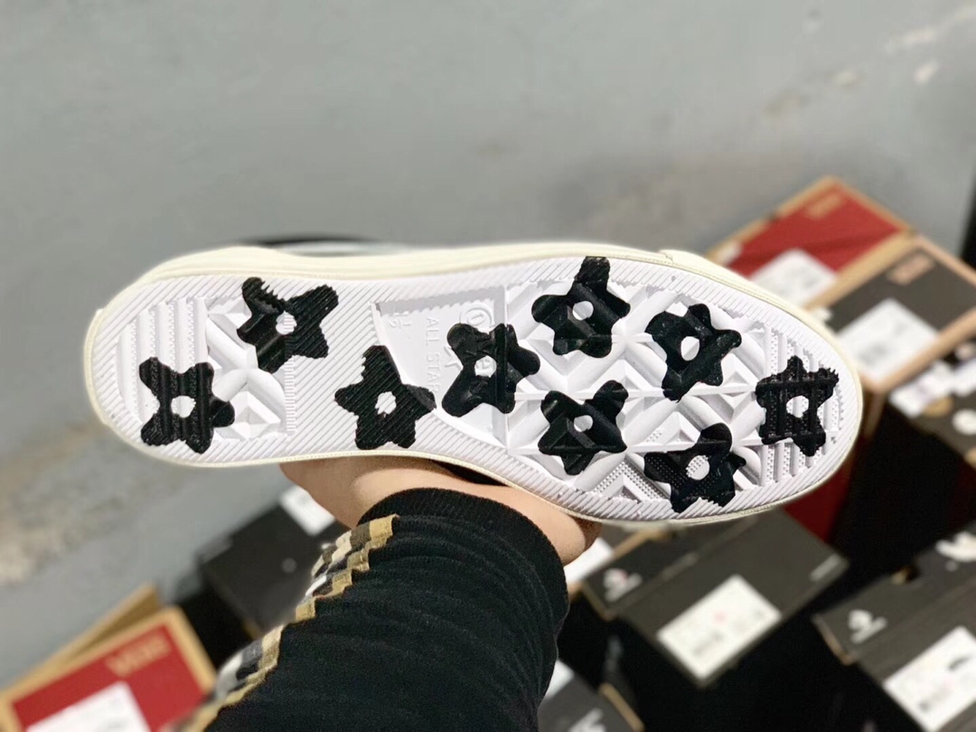 220 CONVERSE x GOLF LE FLEUR 匡威小花联名情侣Tyler, the Creator 与 Converse 的联名产品线