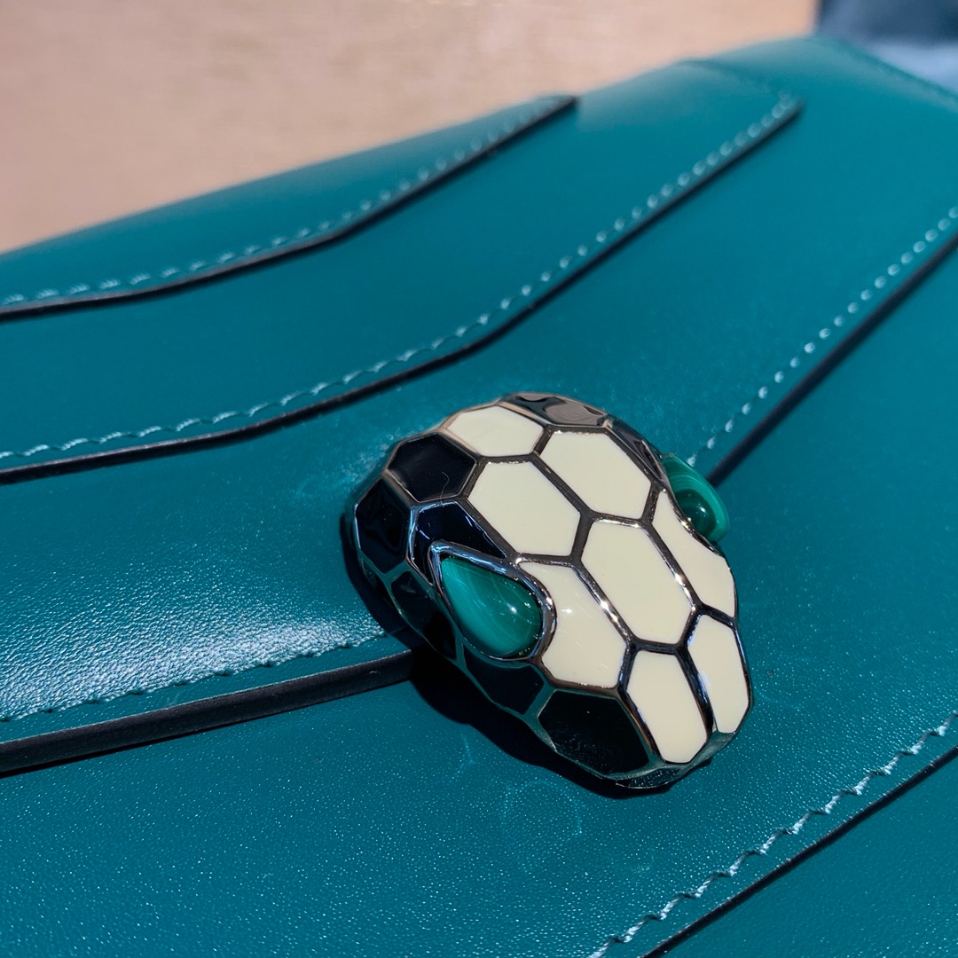 BVLGARI宝格丽意大利进口原单牛皮Serpenti系列单肩斜挎包61885