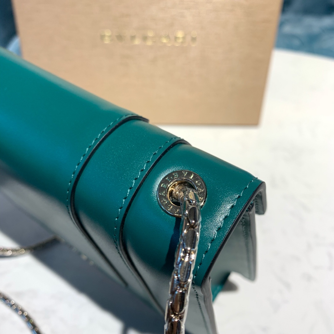 BVLGARI宝格丽意大利进口原单牛皮Serpenti系列单肩斜挎包61879