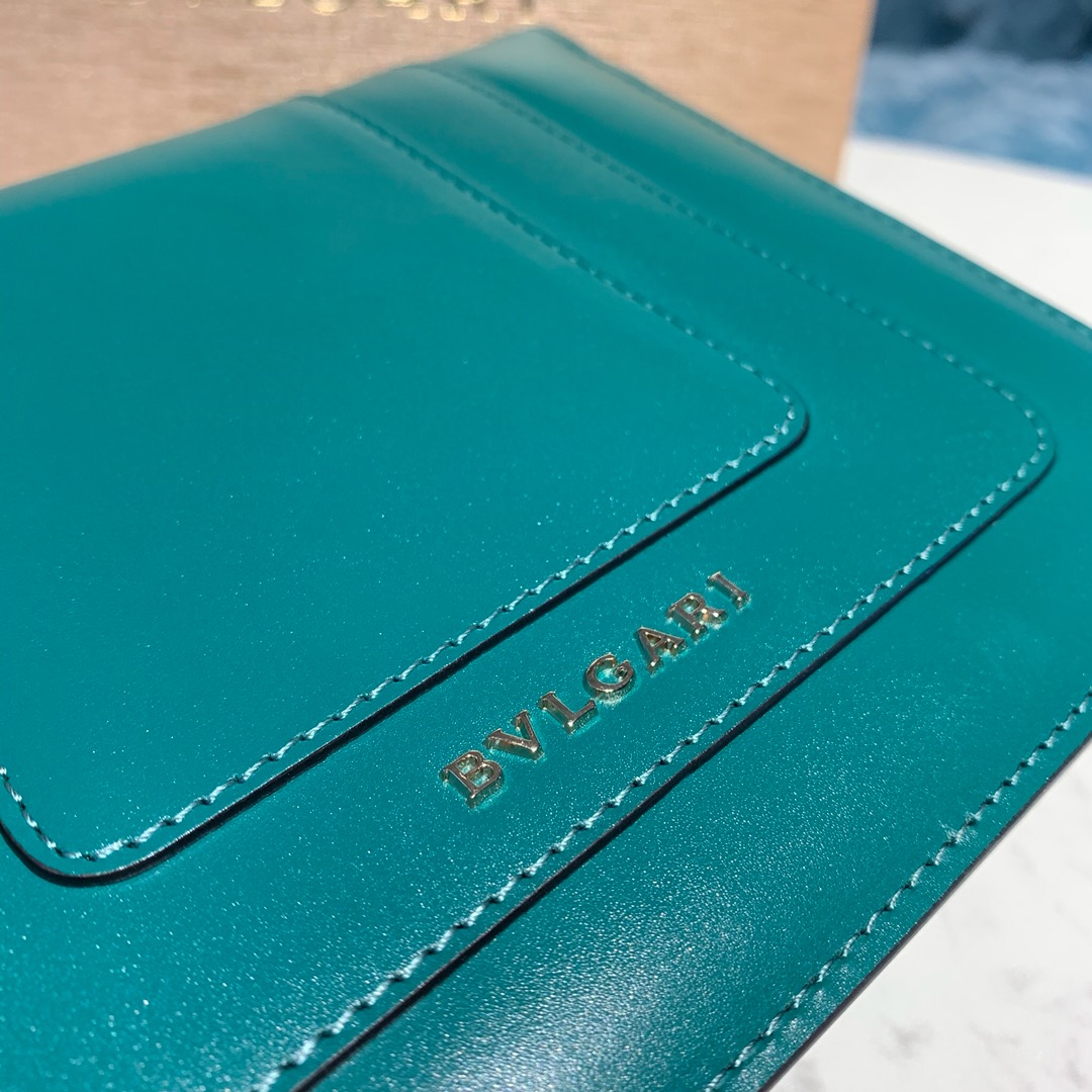 BVLGARI宝格丽意大利进口原单牛皮Serpenti系列单肩斜挎包61879