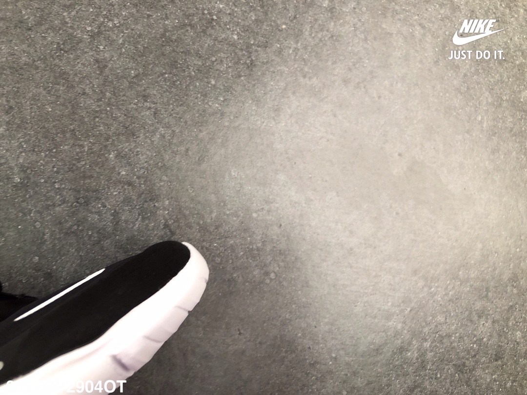 105    耐克 真标  赤足系列 Nike Free RN 5.0 肌肉跑鞋重返跑步鞋初衷